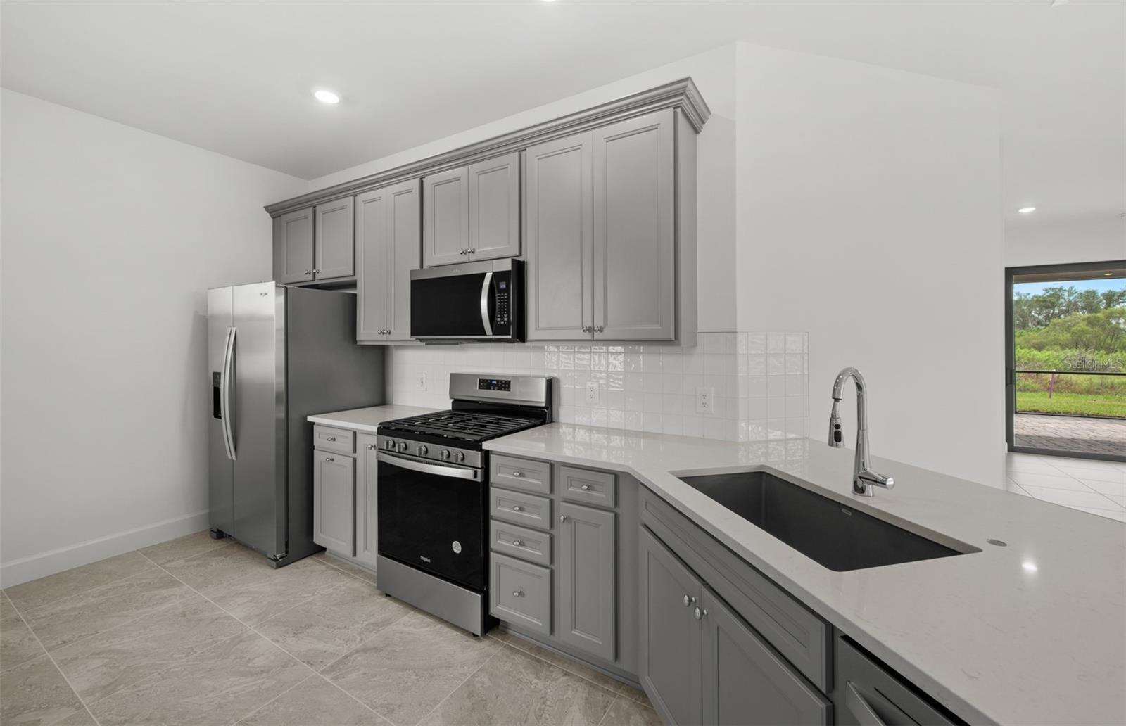 18604 Harbor Sands Pl Property Photo 4