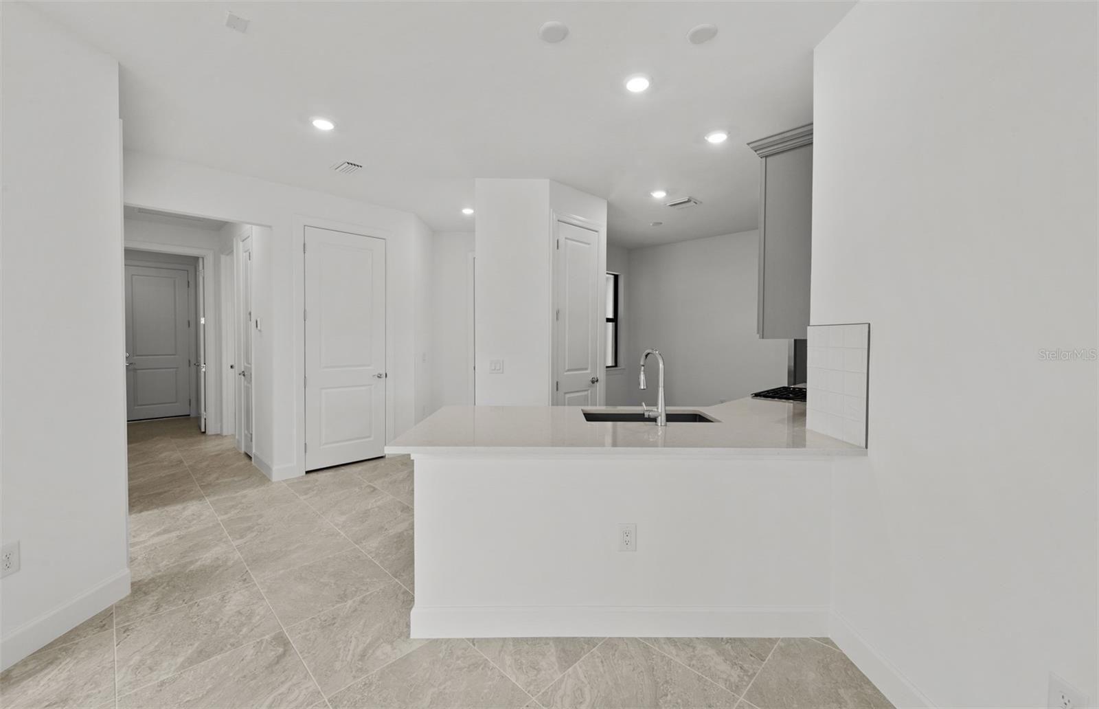 18604 Harbor Sands Pl Property Photo 7
