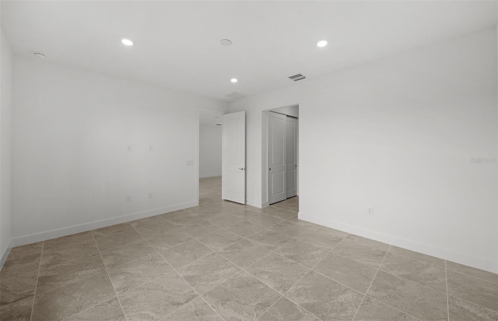 18604 Harbor Sands Pl Property Photo 12