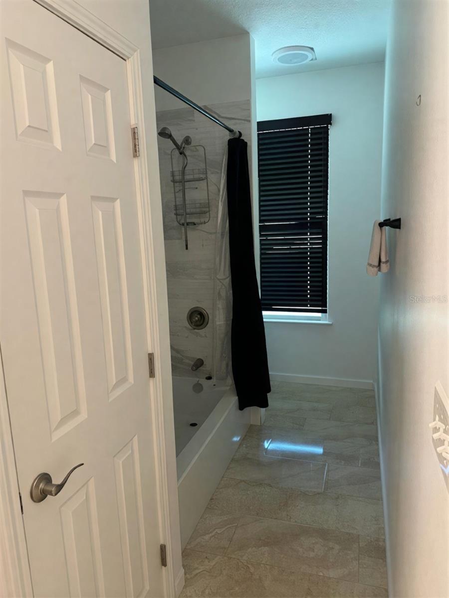 5040 Ne 48th Ct Property Photo 16