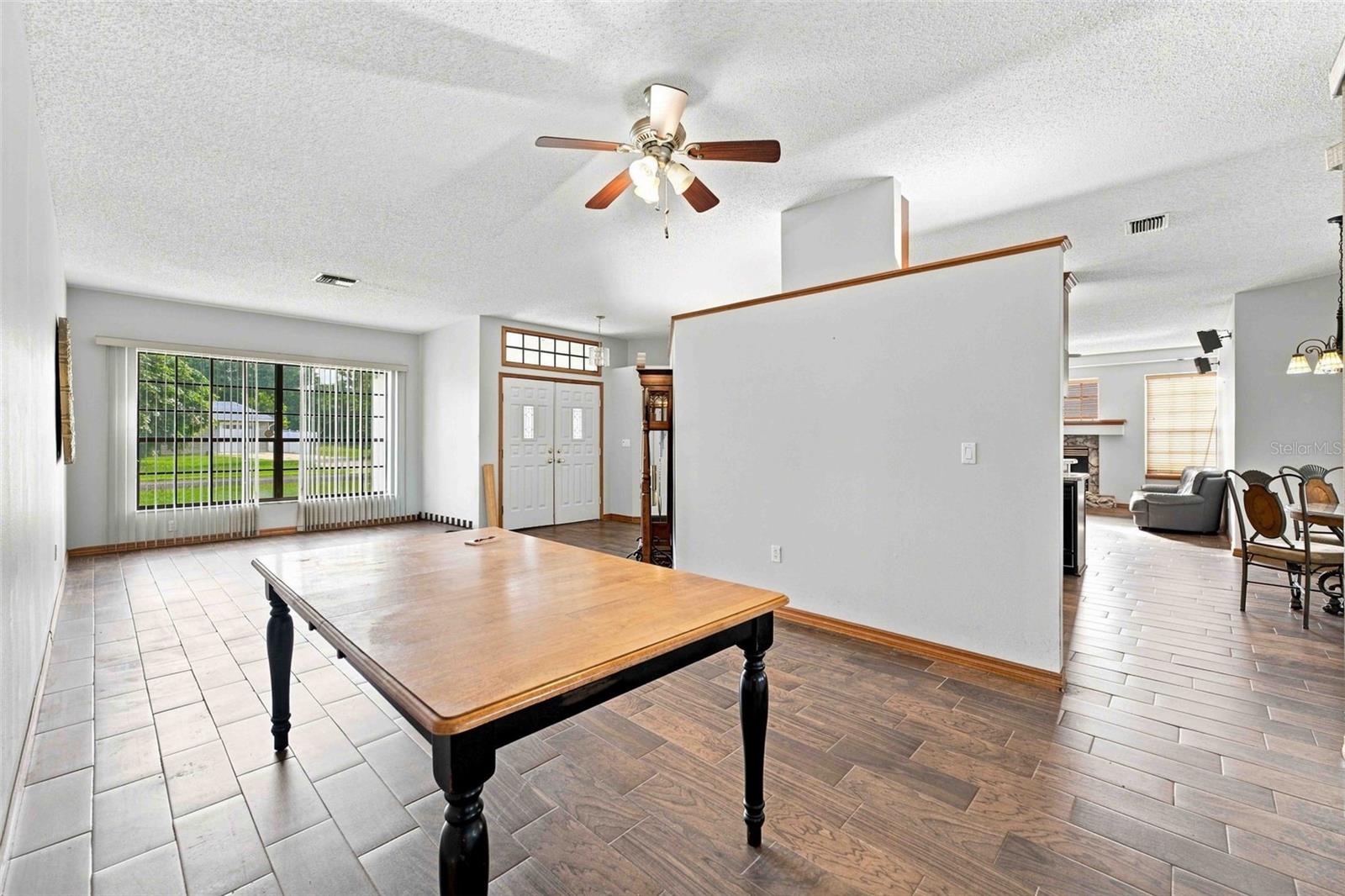 12018 Villa Rd Property Photo 13