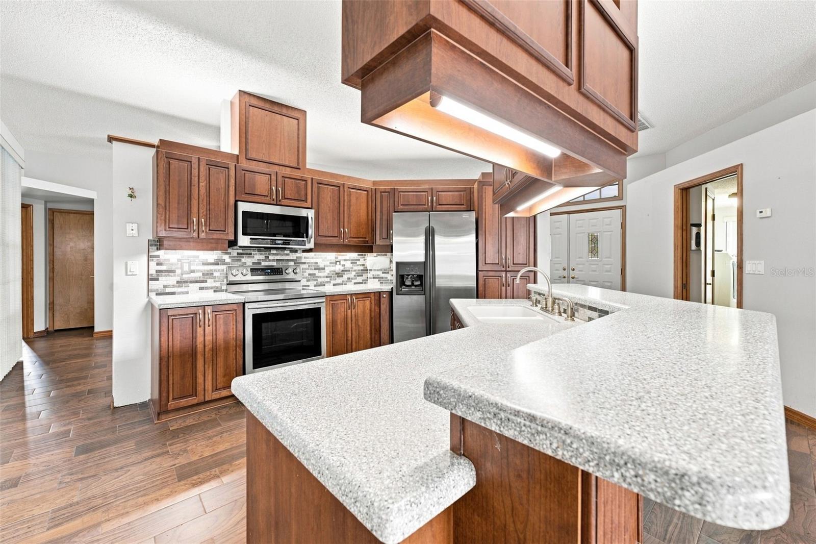 12018 Villa Rd Property Photo 20