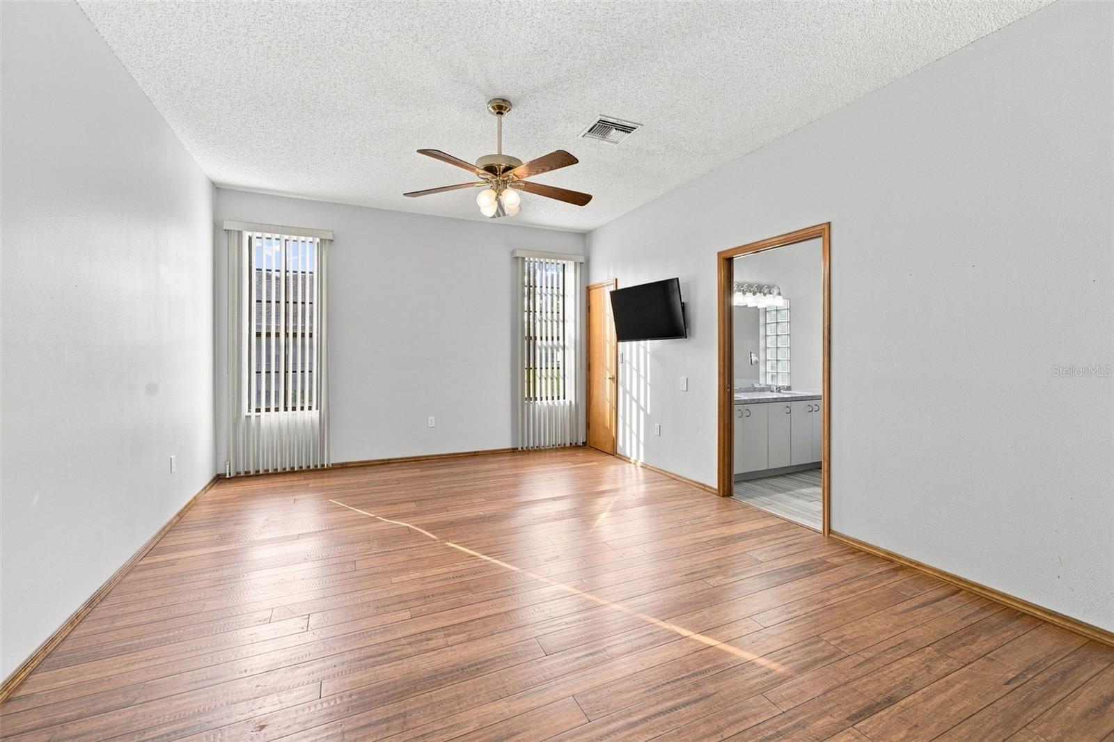12018 Villa Rd Property Photo 26
