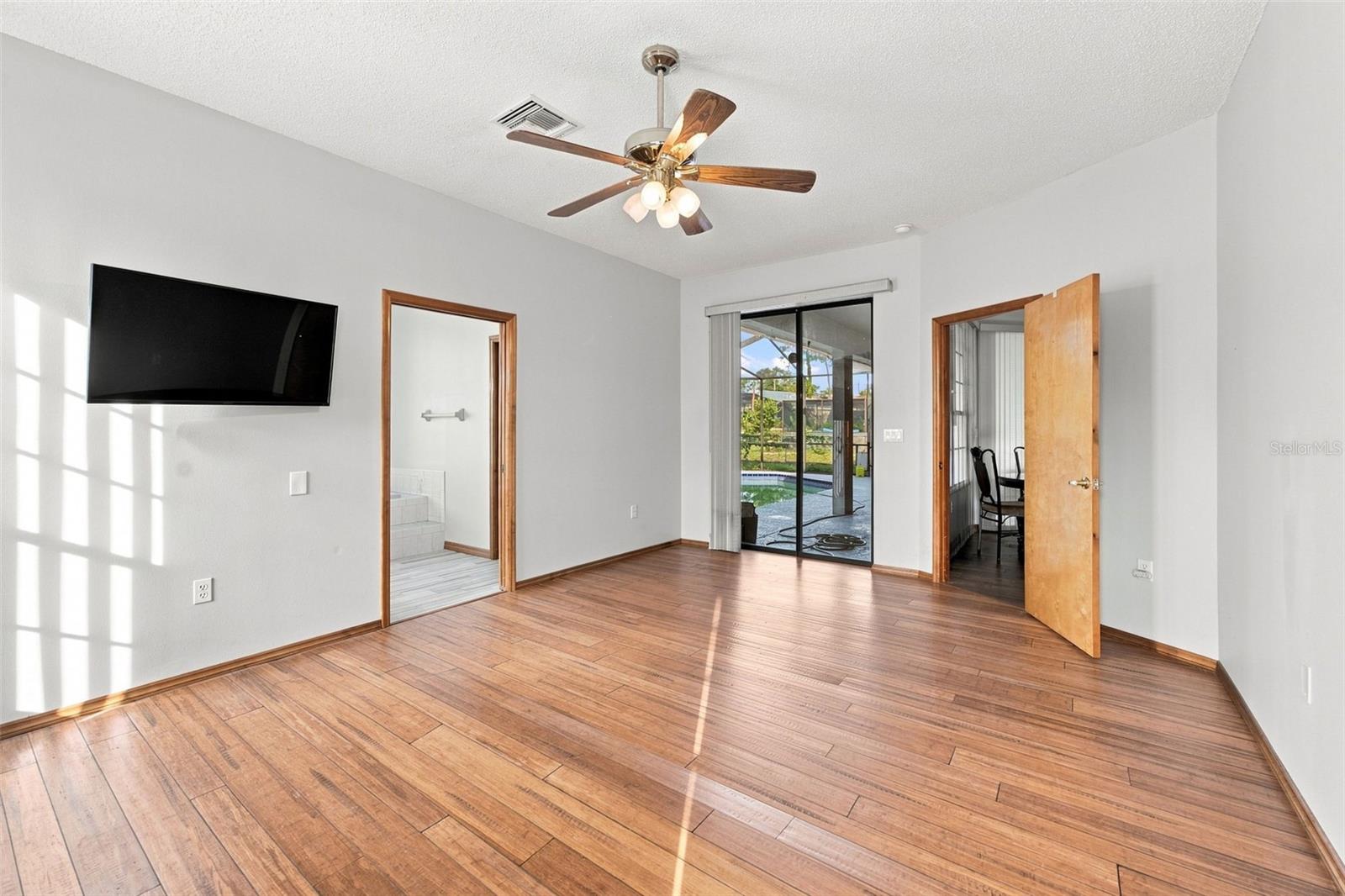 12018 Villa Rd Property Photo 28