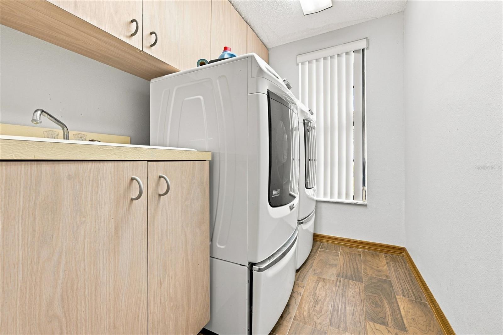 12018 Villa Rd Property Photo 42