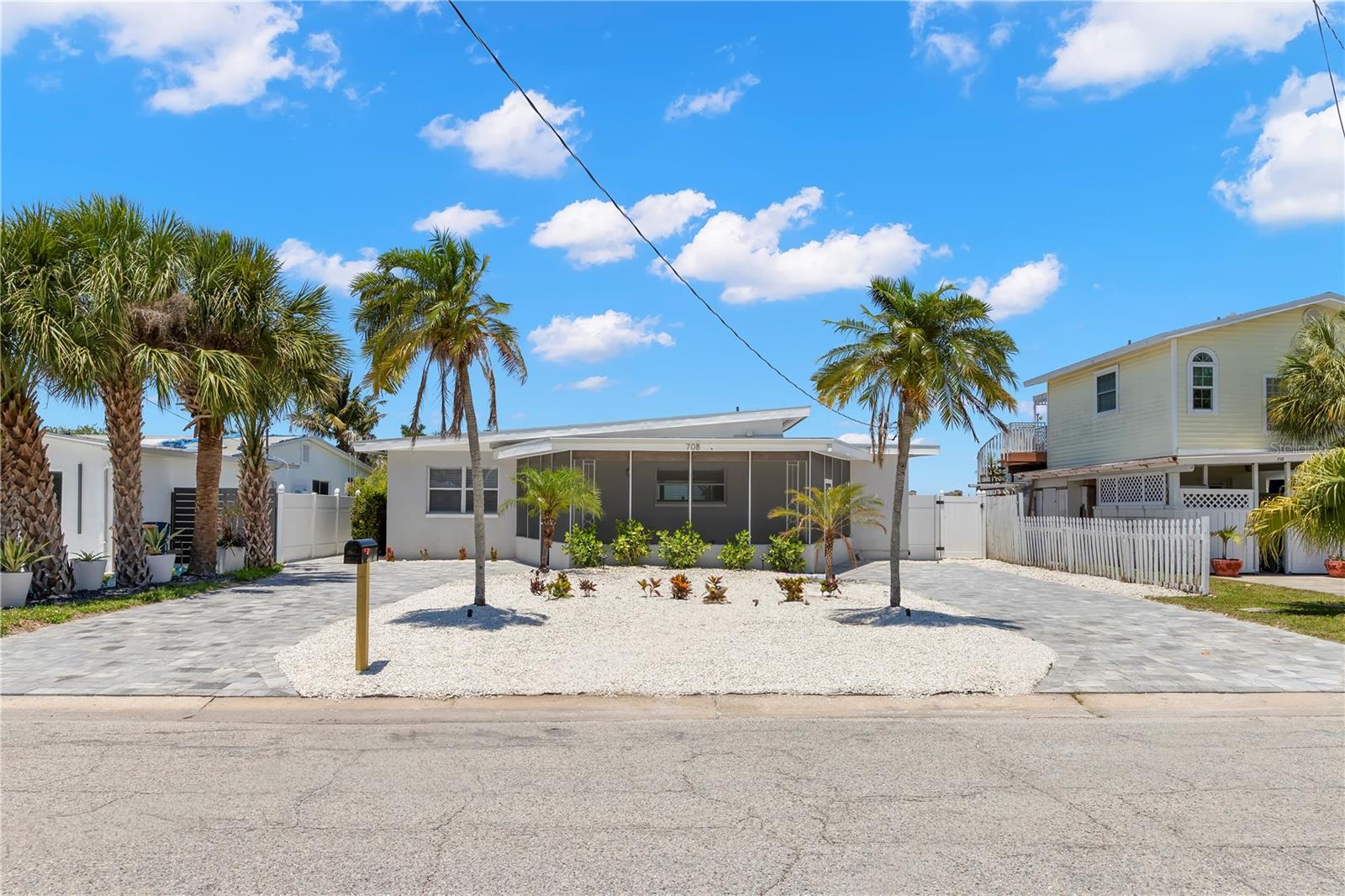 708 SUNSET CV Property Photo 1
