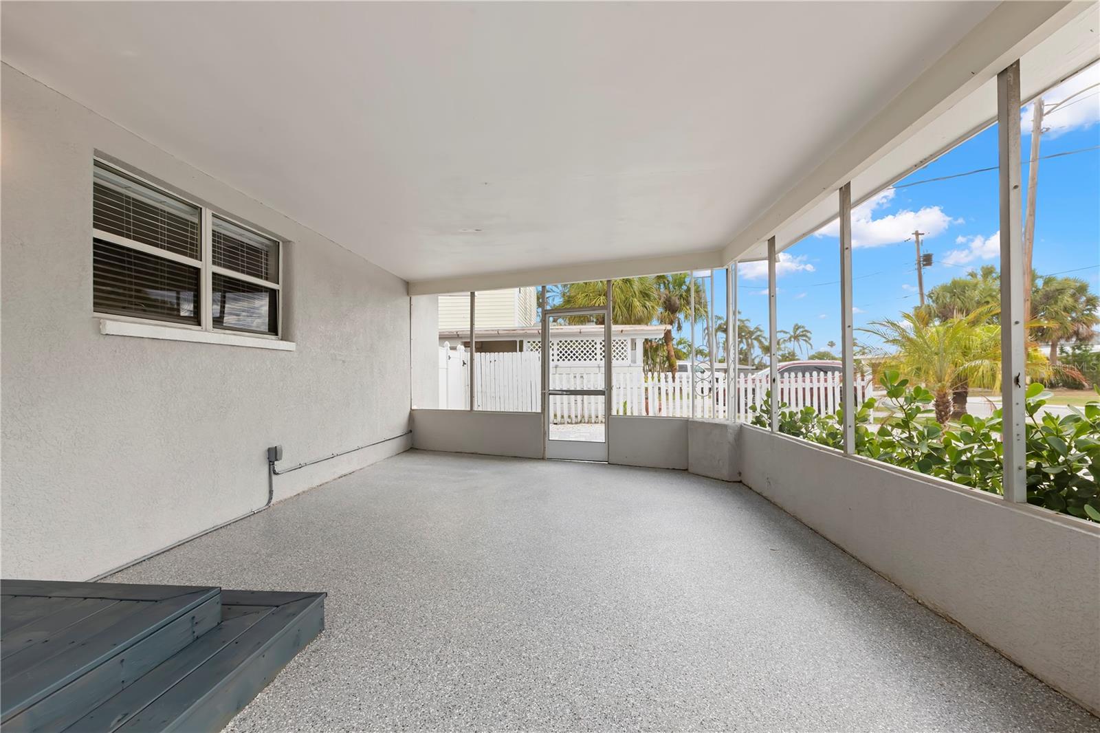 708 Sunset Cv Property Photo 4