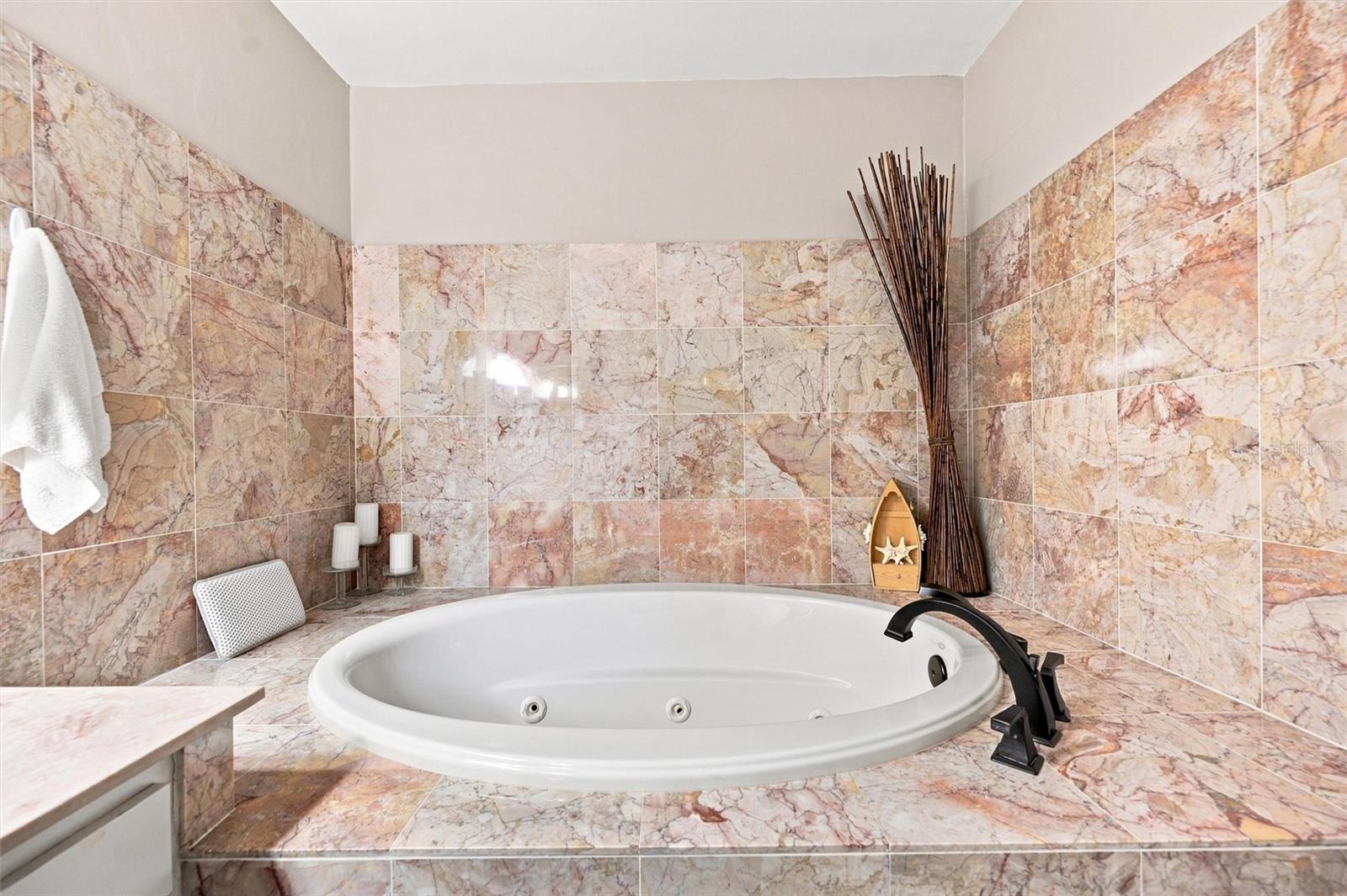 670 Kirkland Cir Property Photo 24