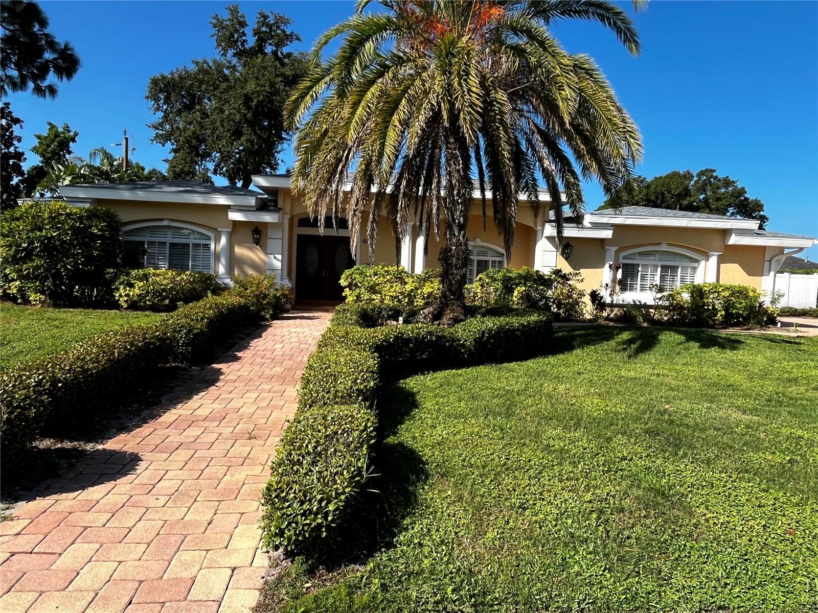601 PALM AVE Property Photo 1
