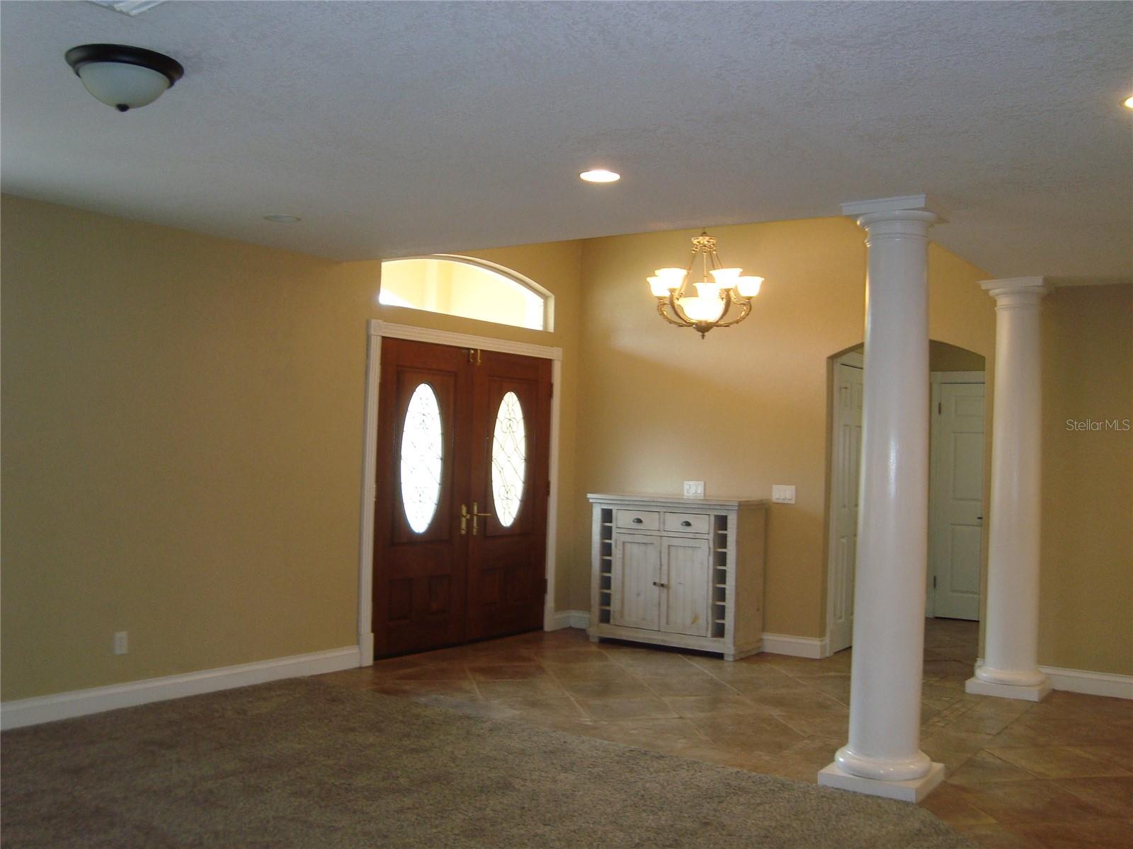 601 Palm Ave Property Photo 3