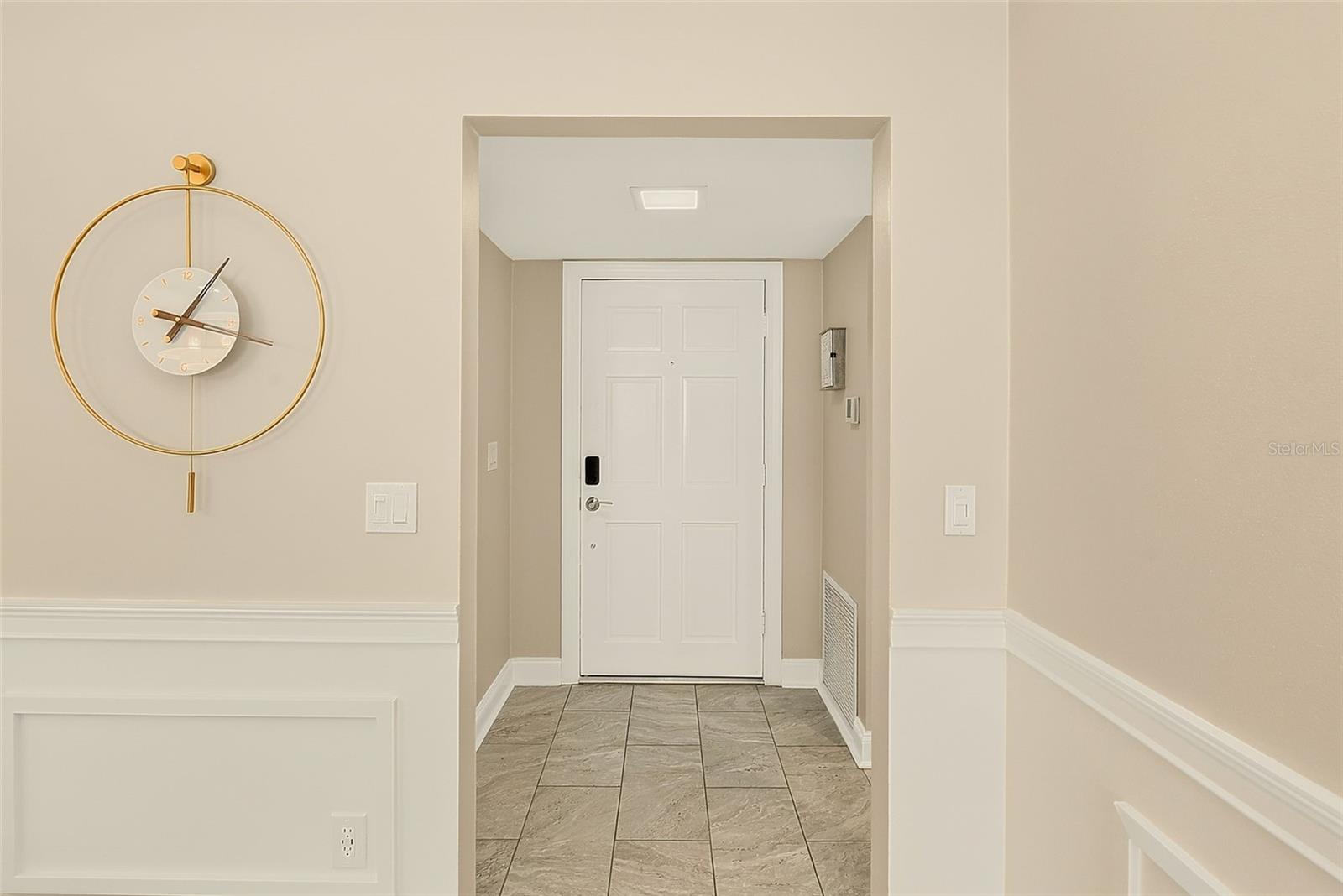 147 Bluff View Dr #304 Property Photo 3