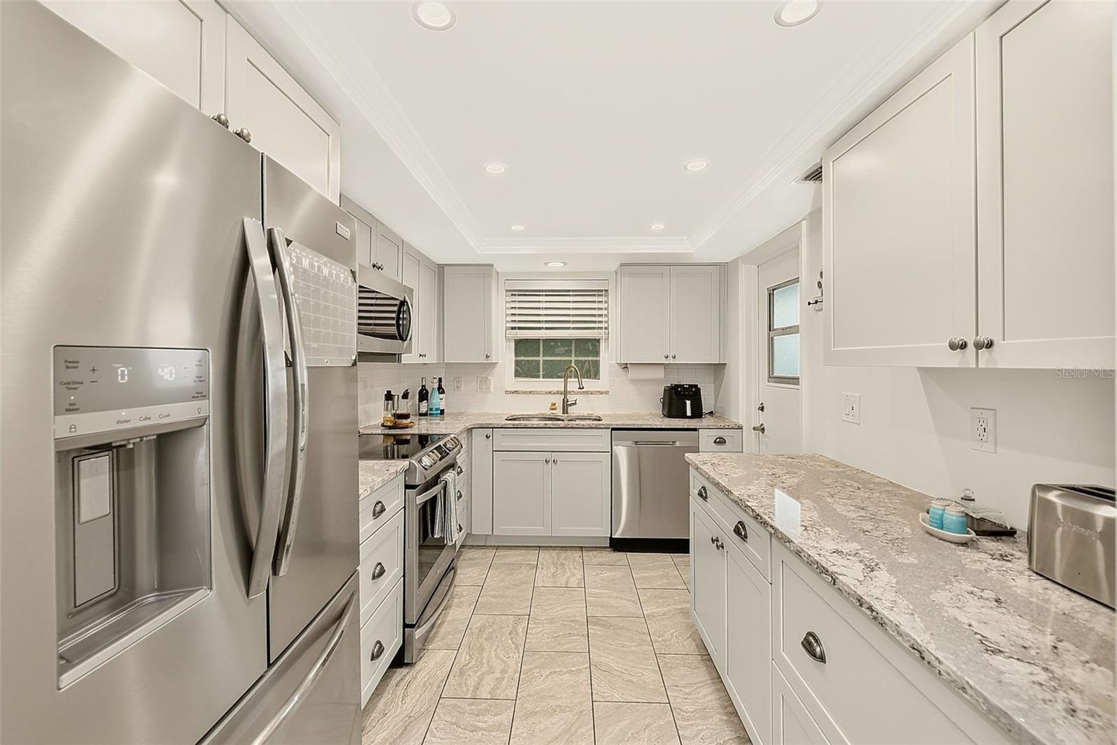 147 Bluff View Dr #304 Property Photo 6