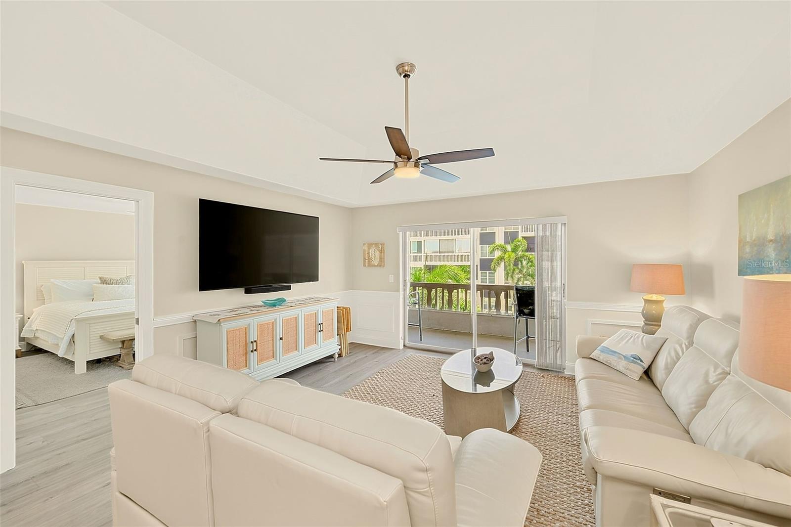 147 Bluff View Dr #304 Property Photo 9