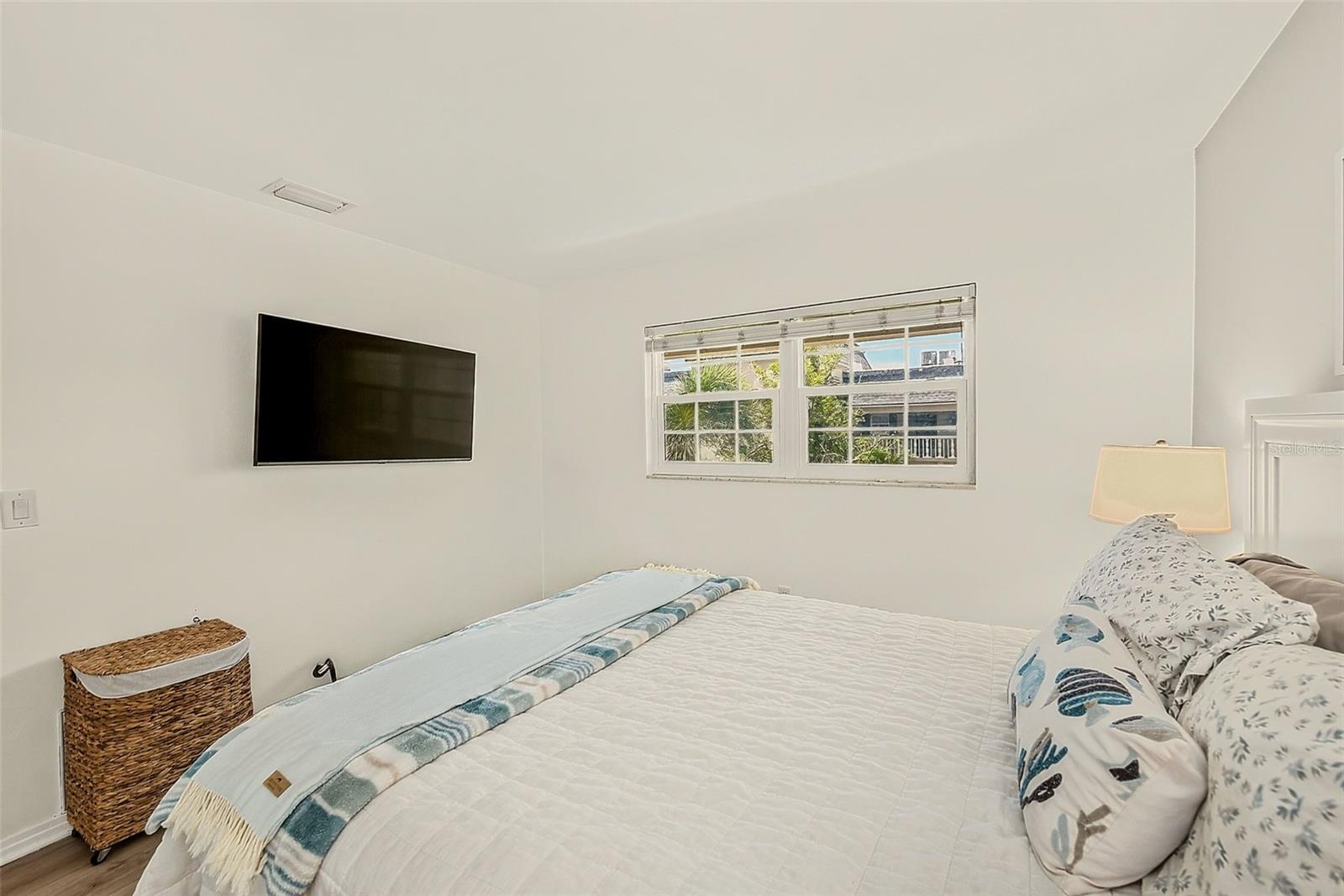 147 Bluff View Dr #304 Property Photo 16