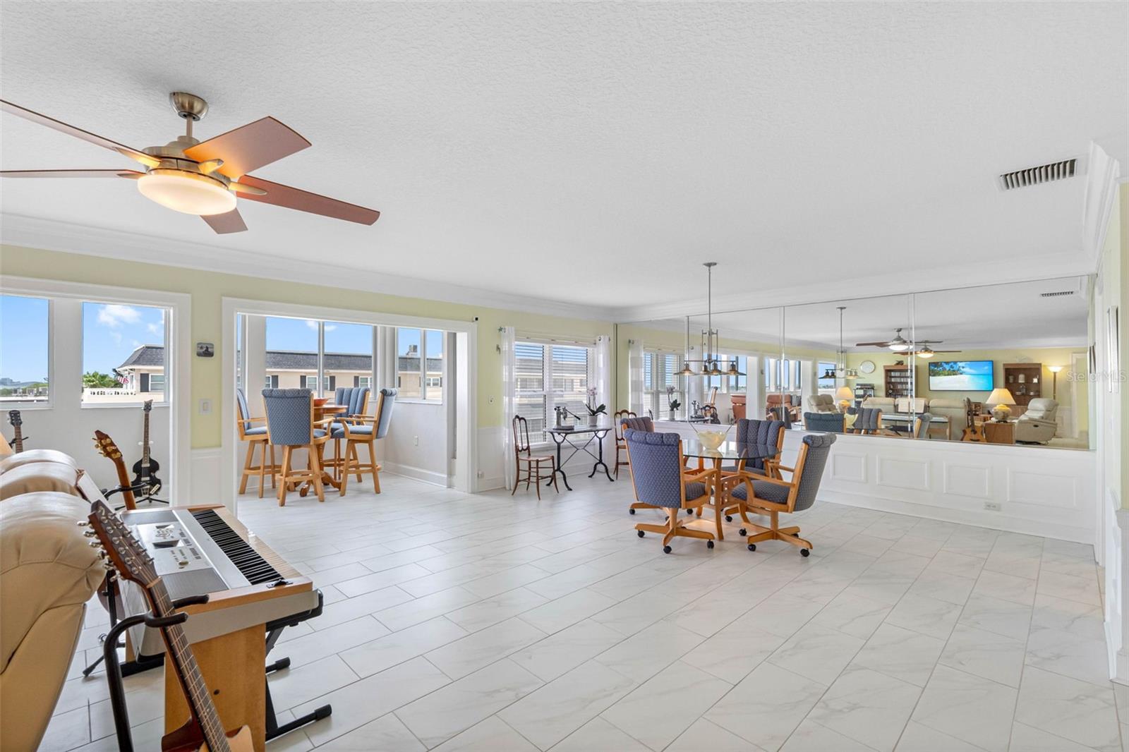 139 Bluff View Dr #407 Property Photo 10