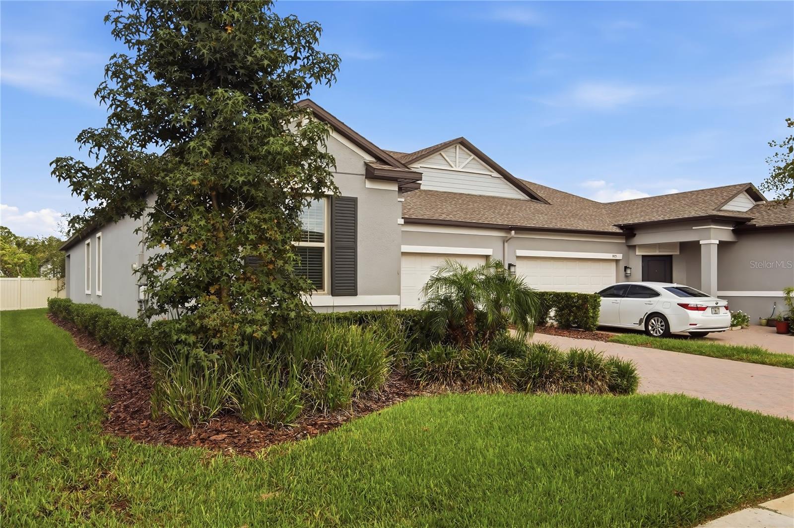 9967 Red Bay Loop Property Photo 3