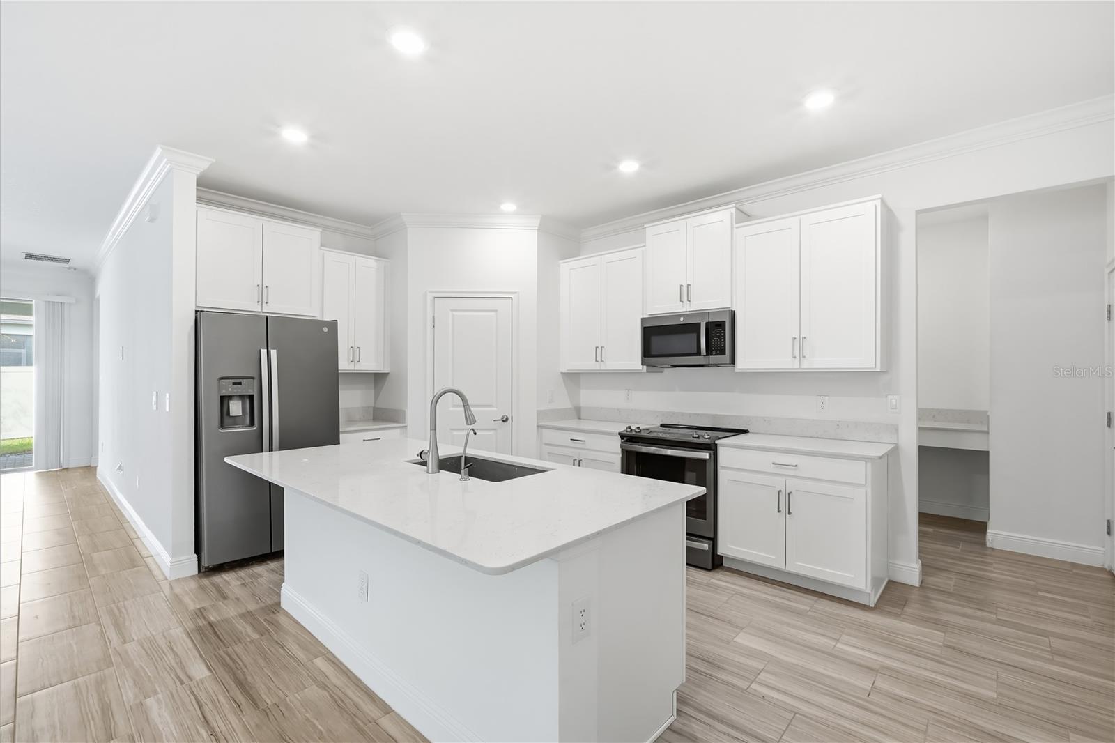 9967 Red Bay Loop Property Photo 8