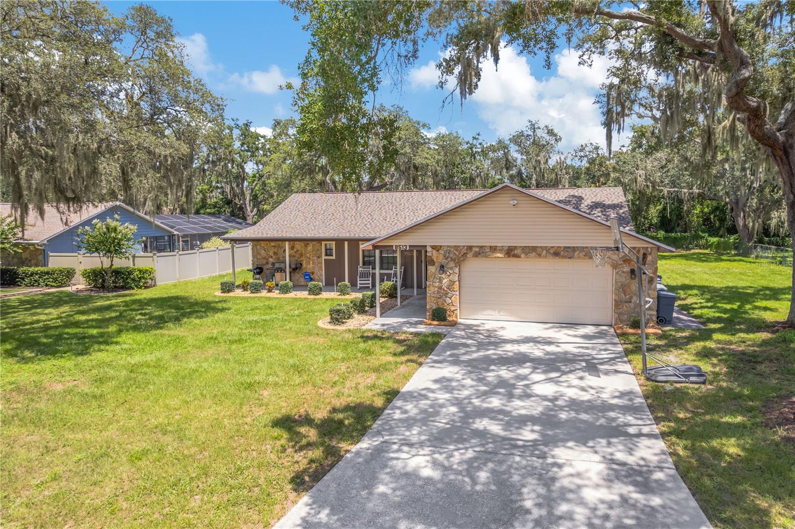 8513 Dee Cir Property Photo 1