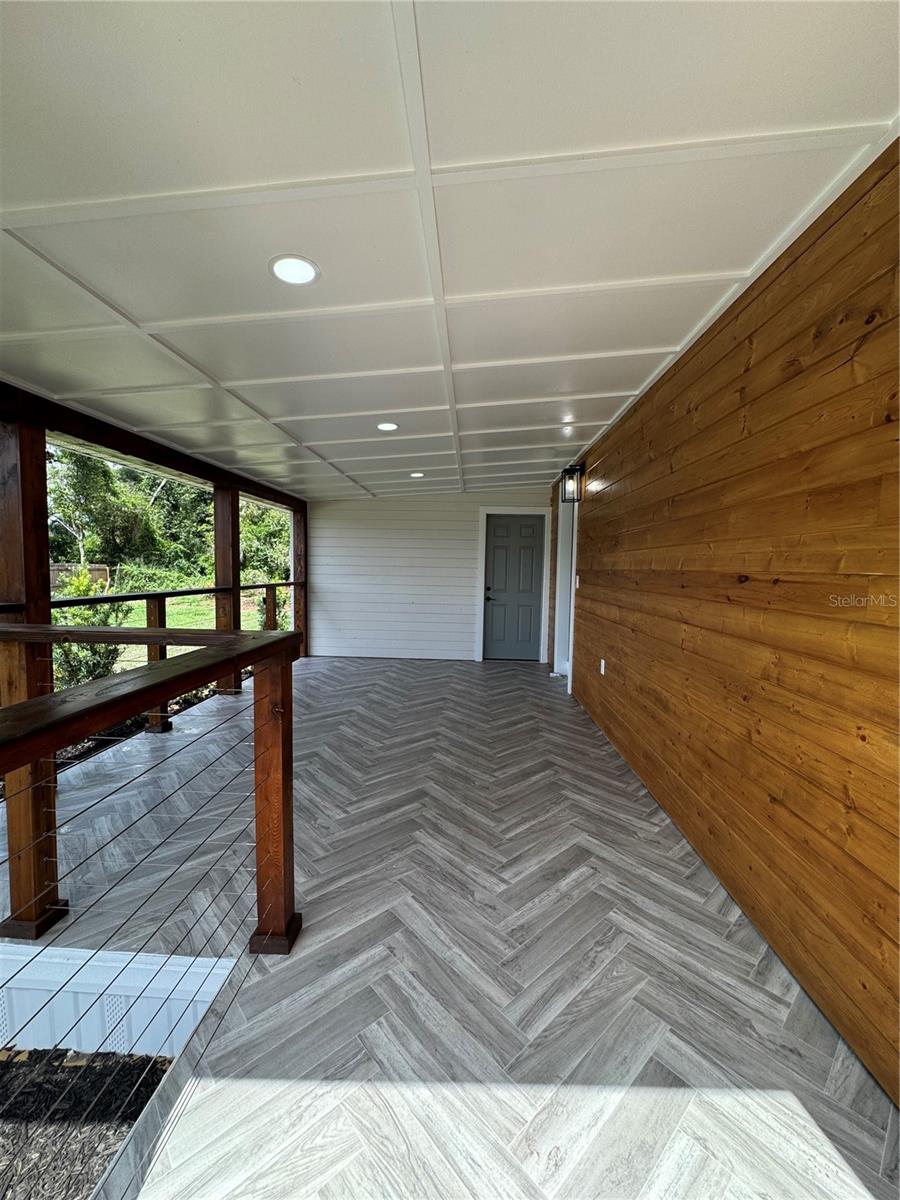 1119 N Parsons Ave Property Photo 3