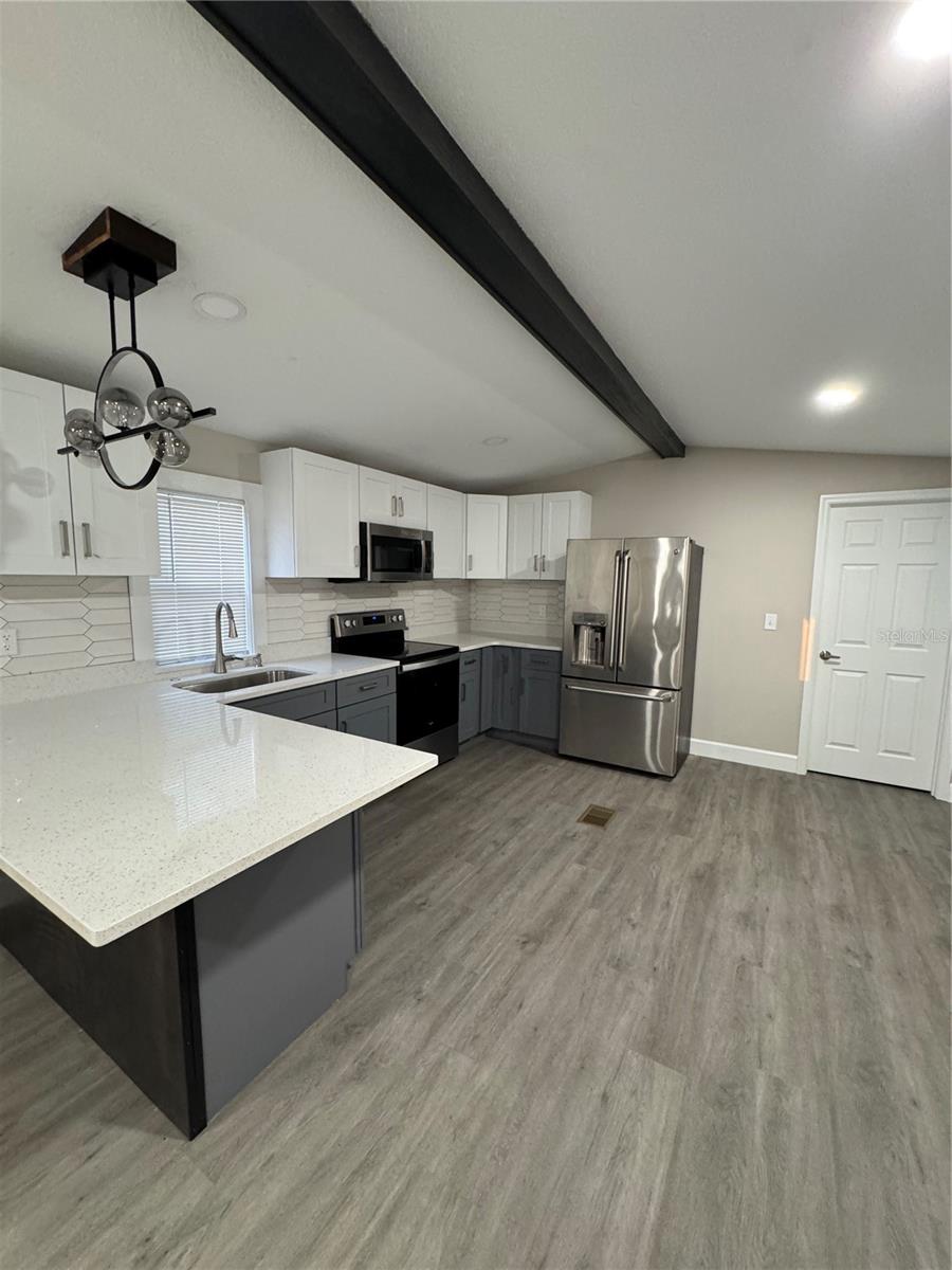 1119 N Parsons Ave Property Photo 10