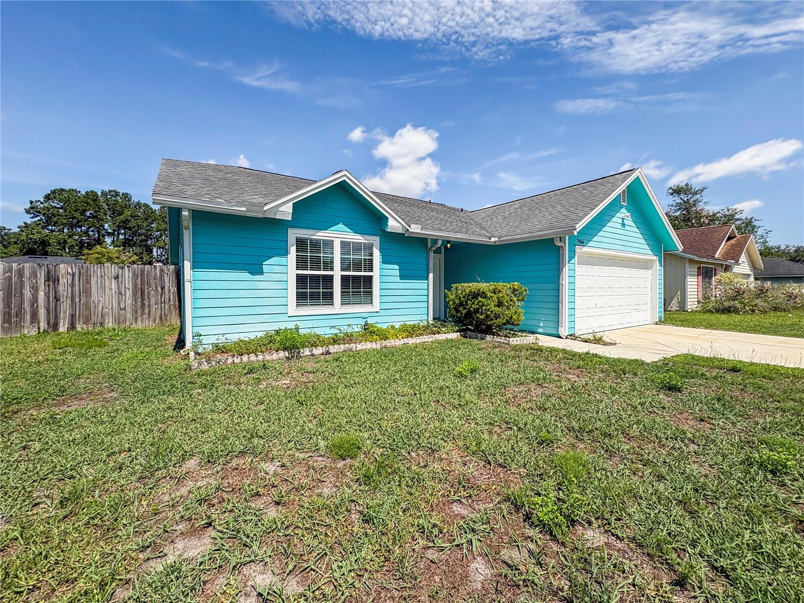 TB8532658 Property Photo 2