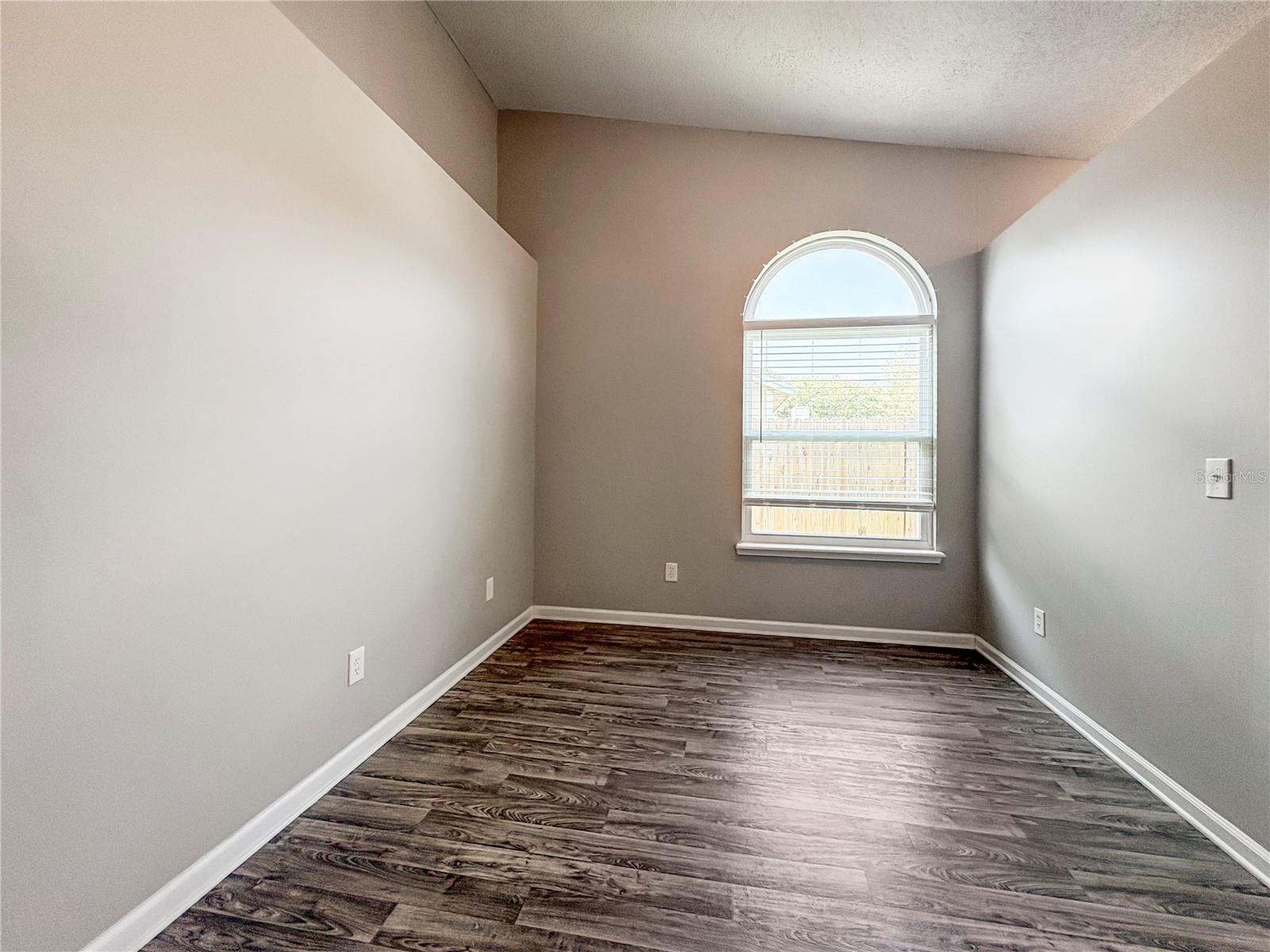 TB8532658 Property Photo 5