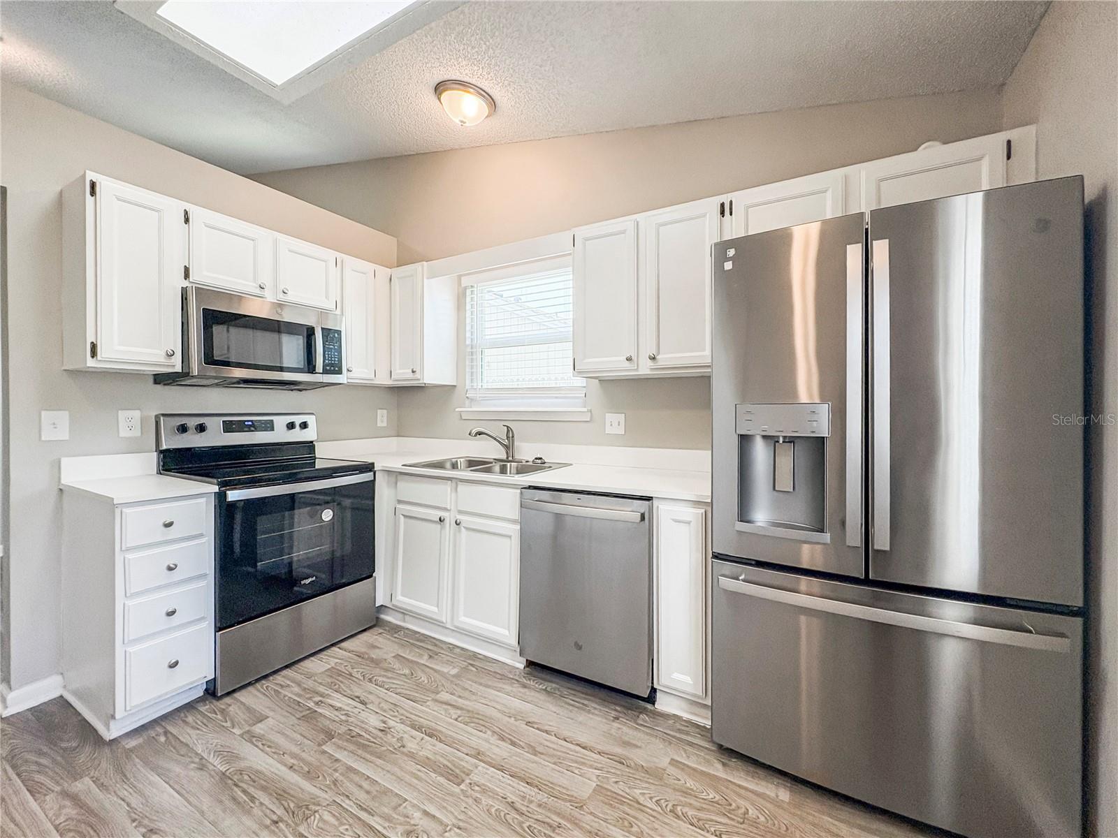 TB8532658 Property Photo 7
