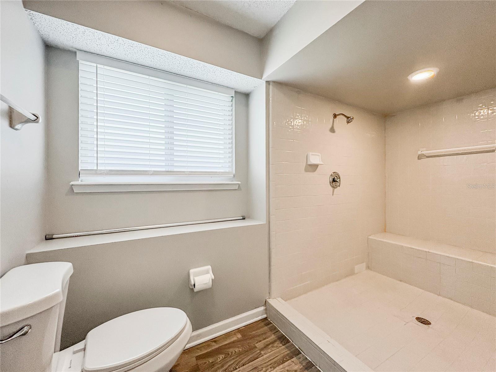 TB8532658 Property Photo 11