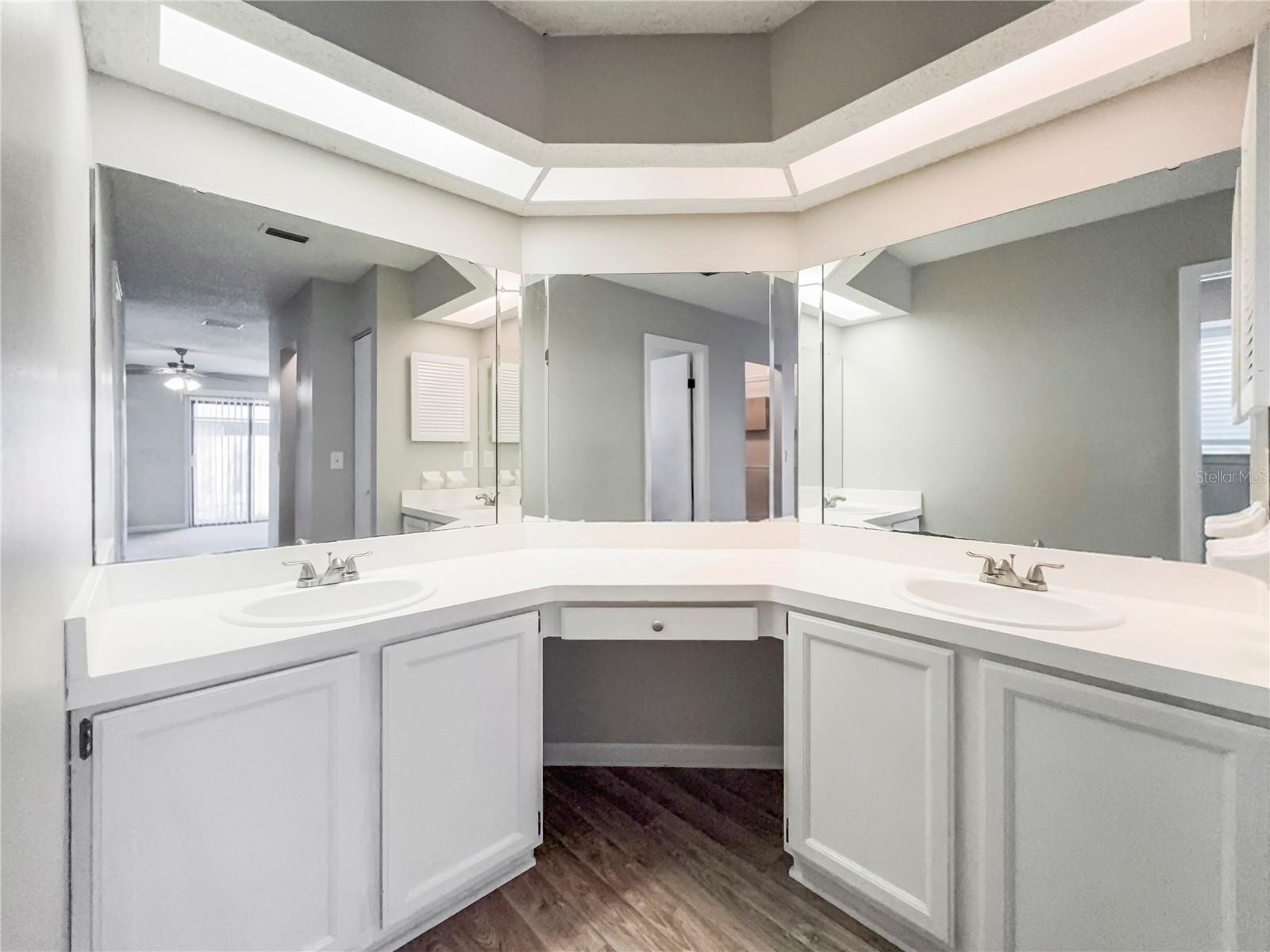 TB8532658 Property Photo 12