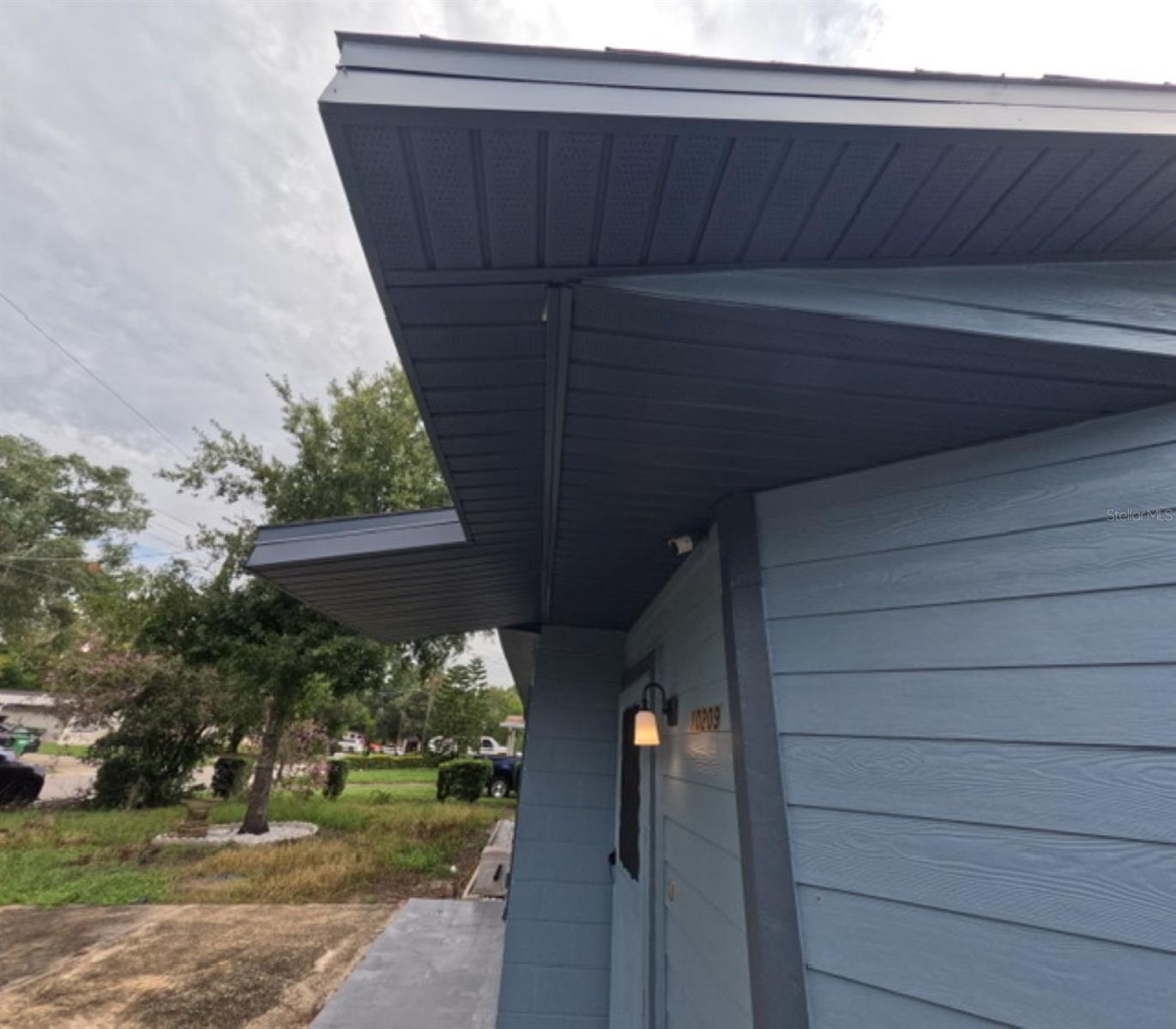 10209 Lola St Property Photo 4