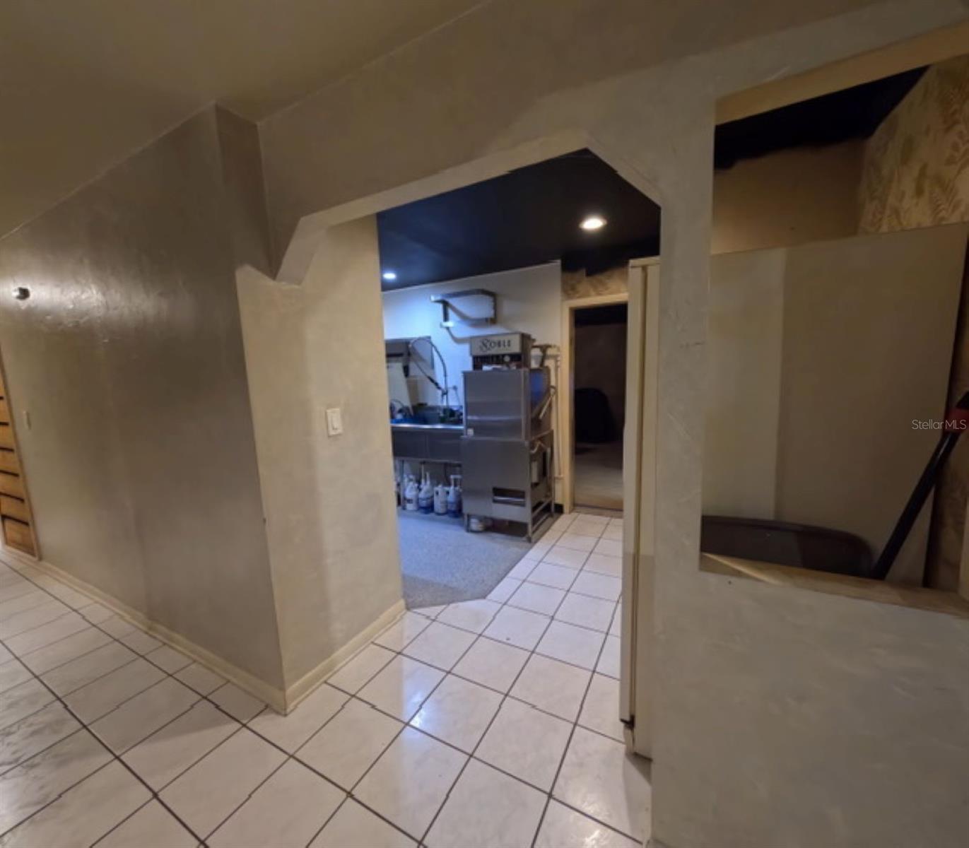 10209 Lola St Property Photo 13