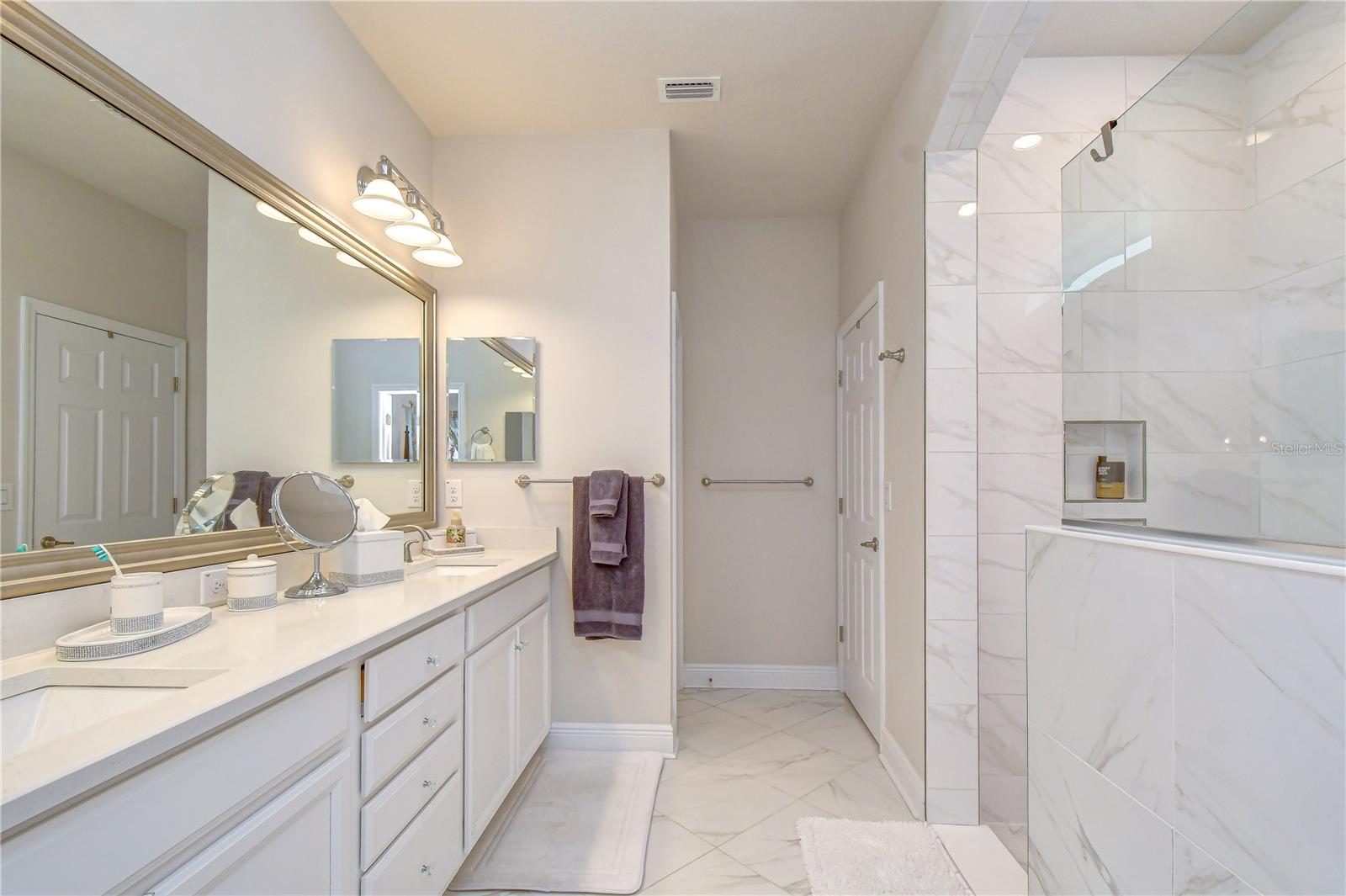15371 Caravan Ave Property Photo 22