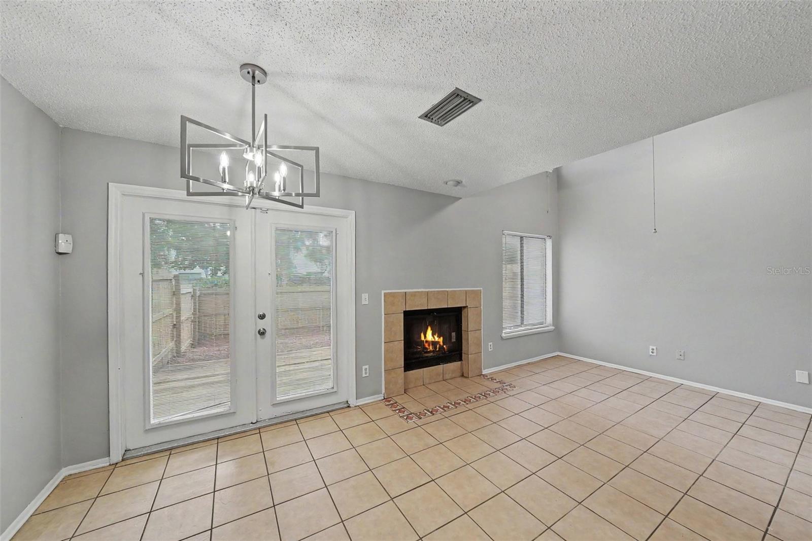 12409 Titus Ct Property Photo 4