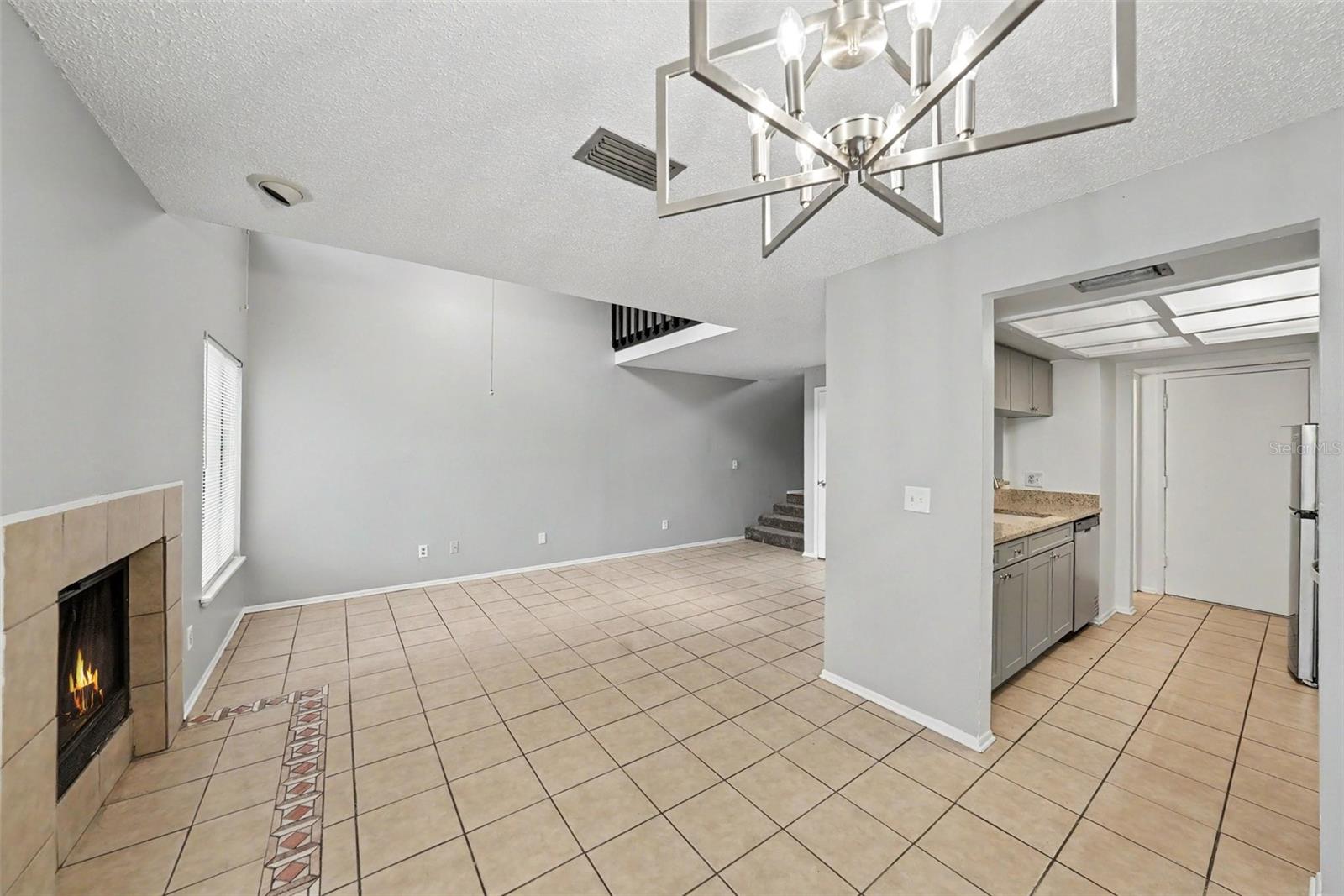 12409 Titus Ct Property Photo 6