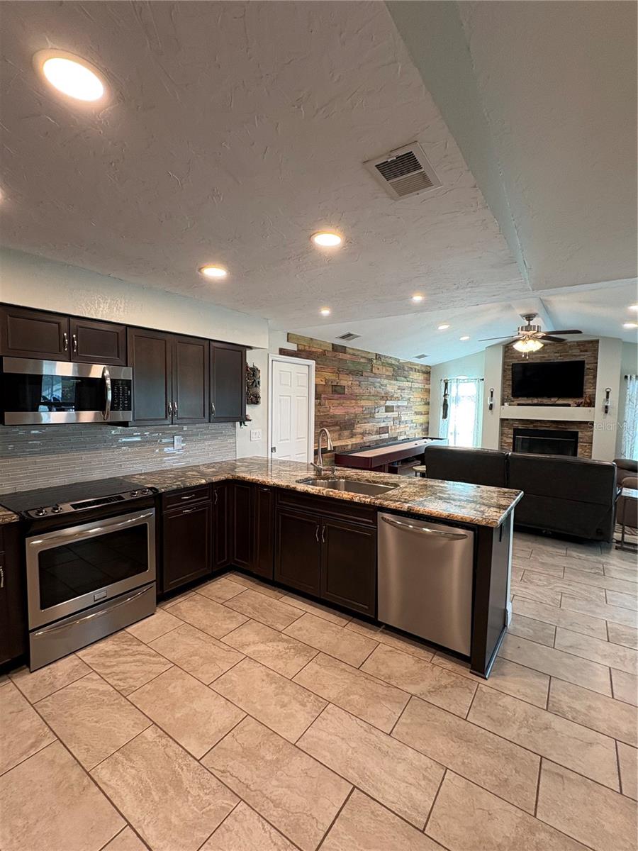 5092 Kilty Ct E Property Photo 6