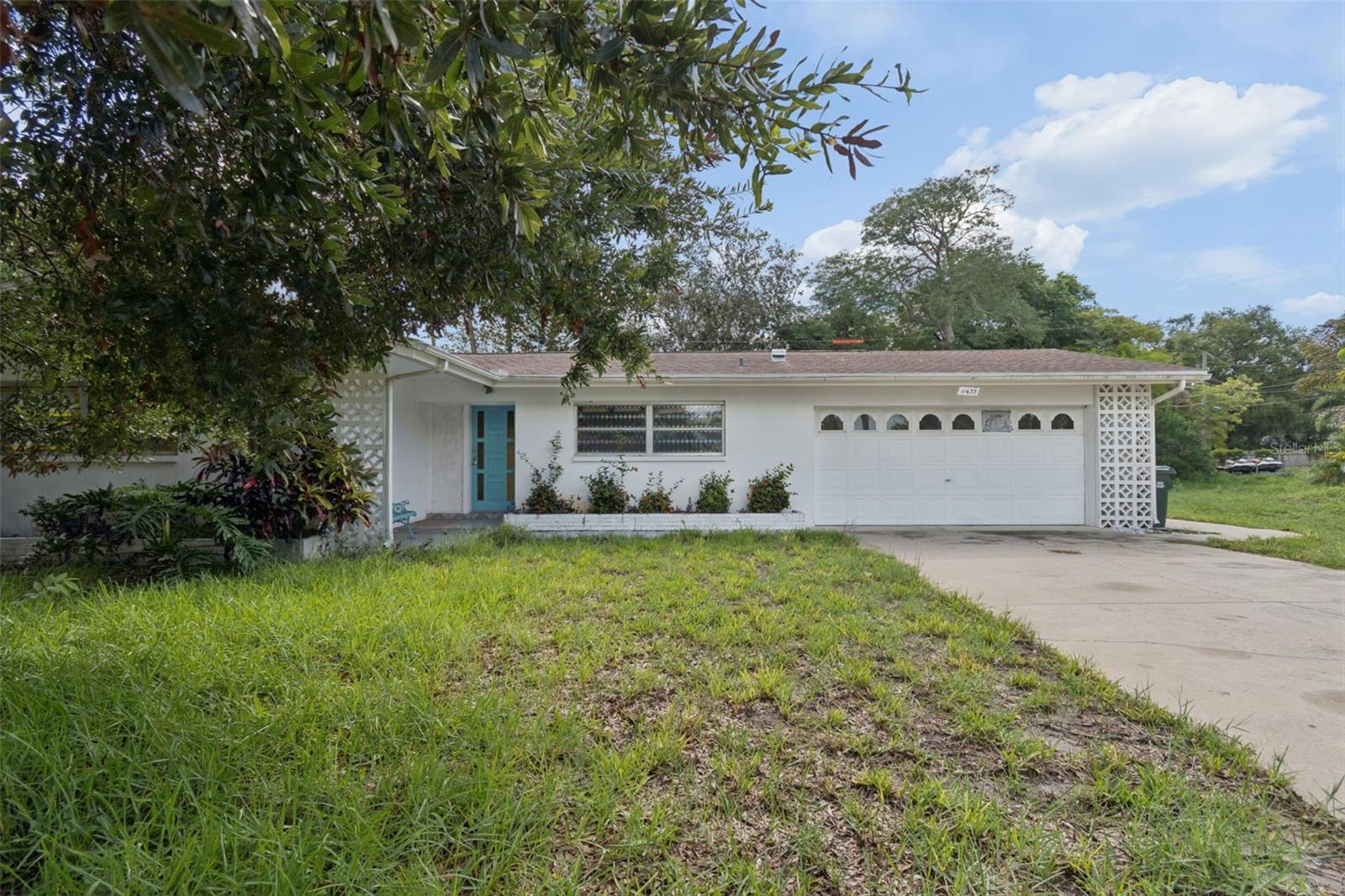 11435 Oval Dr E Property Photo 2