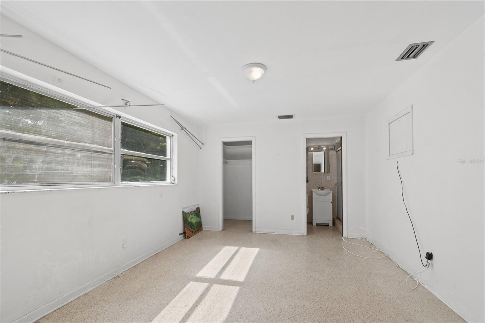 11435 Oval Dr E Property Photo 23