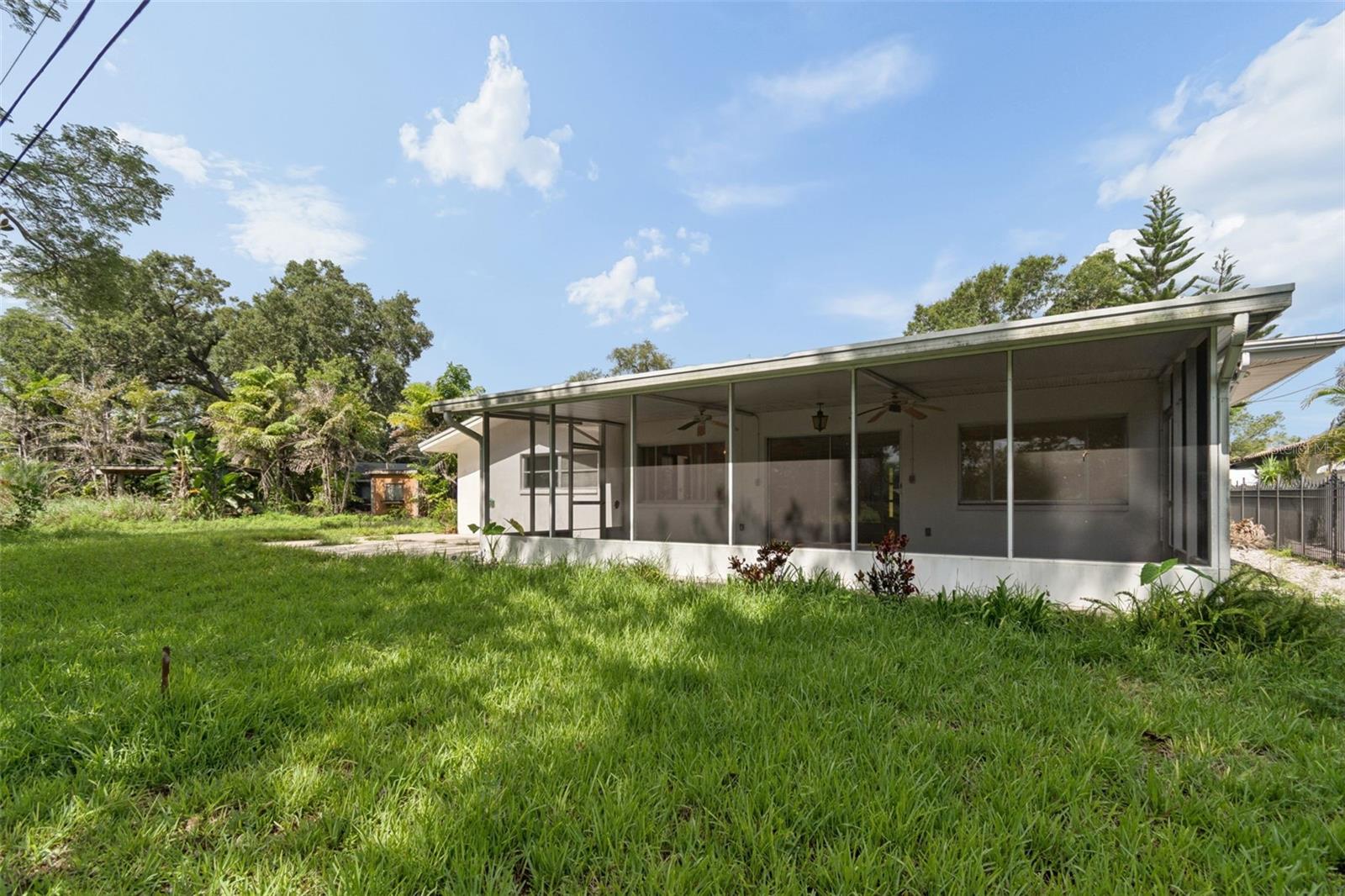 11435 Oval Dr E Property Photo 41