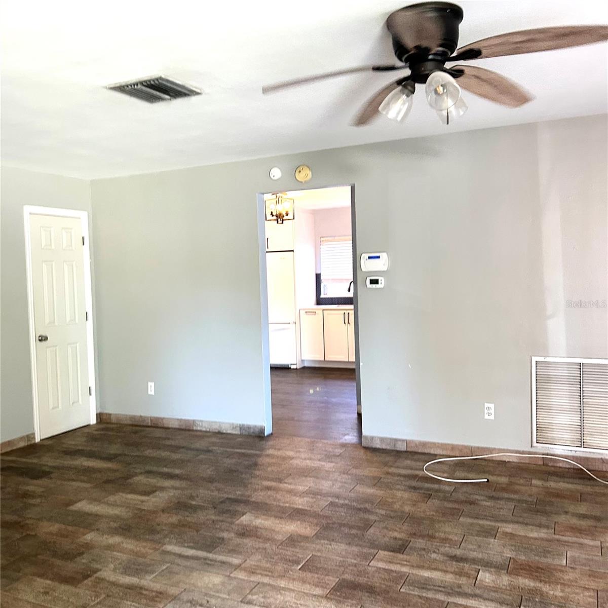 2152 Greenbriar Blvd Property Photo 4