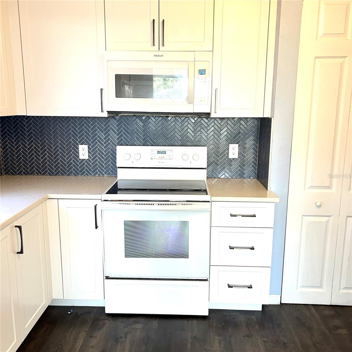 2152 Greenbriar Blvd Property Photo 6