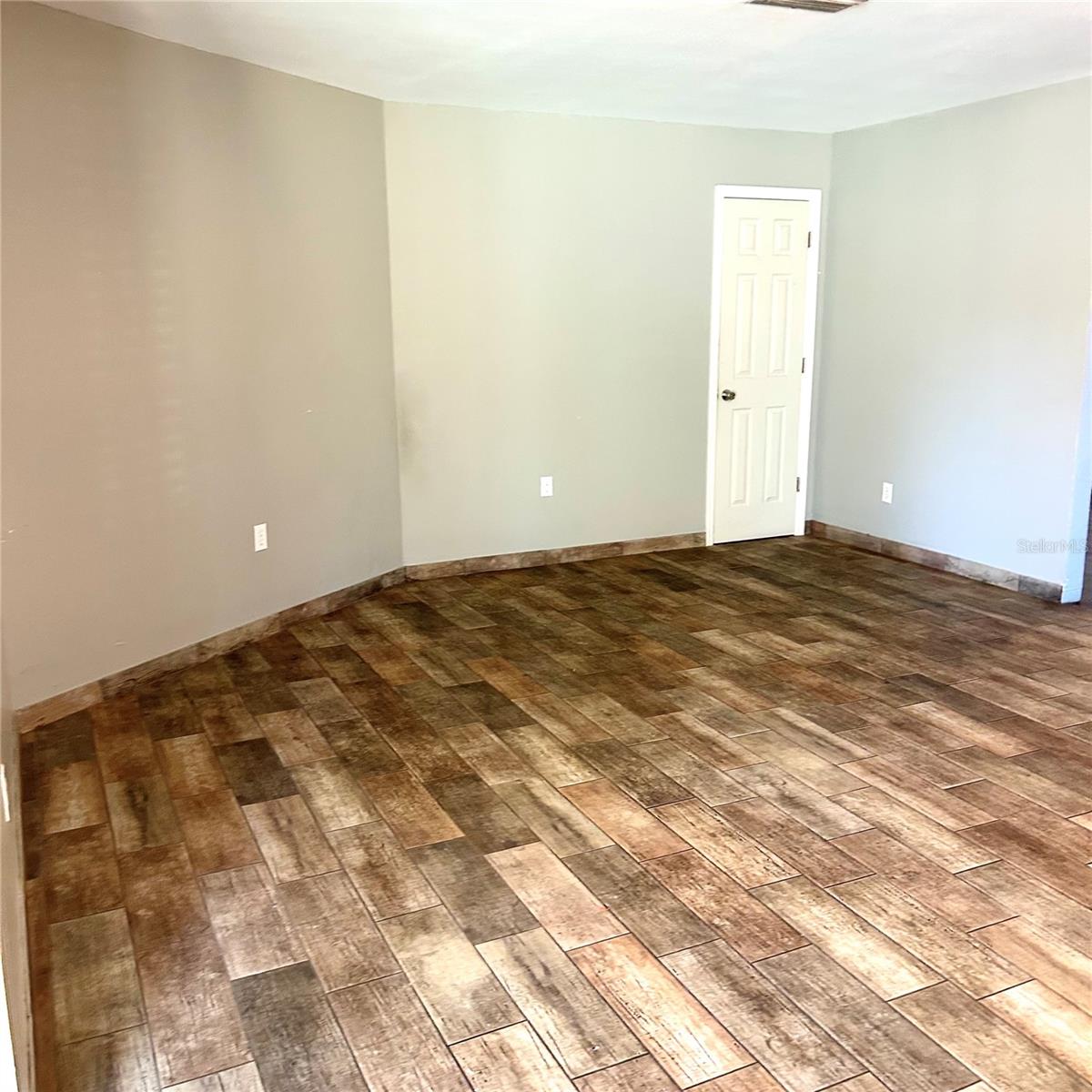 2152 Greenbriar Blvd Property Photo 13