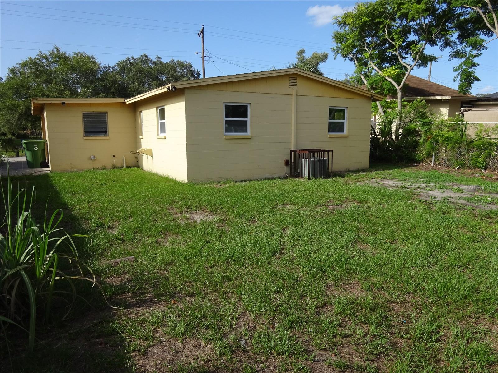 4307 E Osborne Ave Property Photo 2