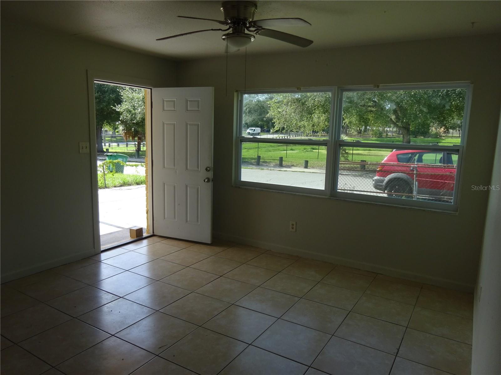 4307 E Osborne Ave Property Photo 5