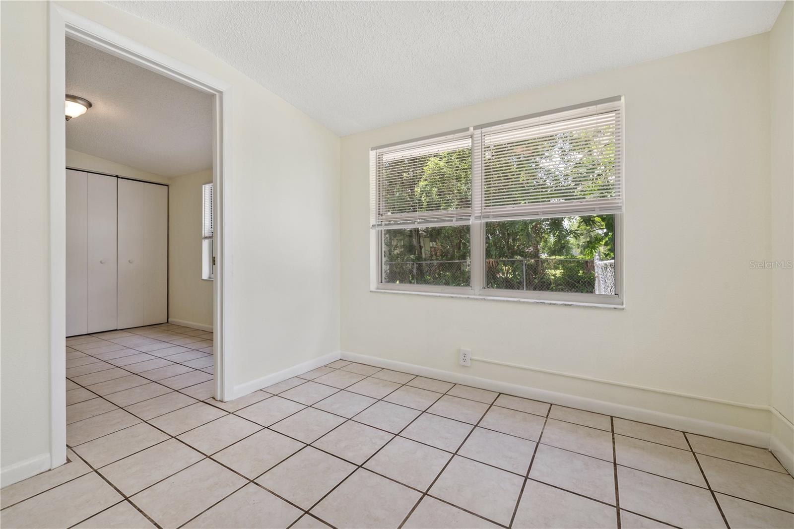 5225 Peach Ave Property Photo 8