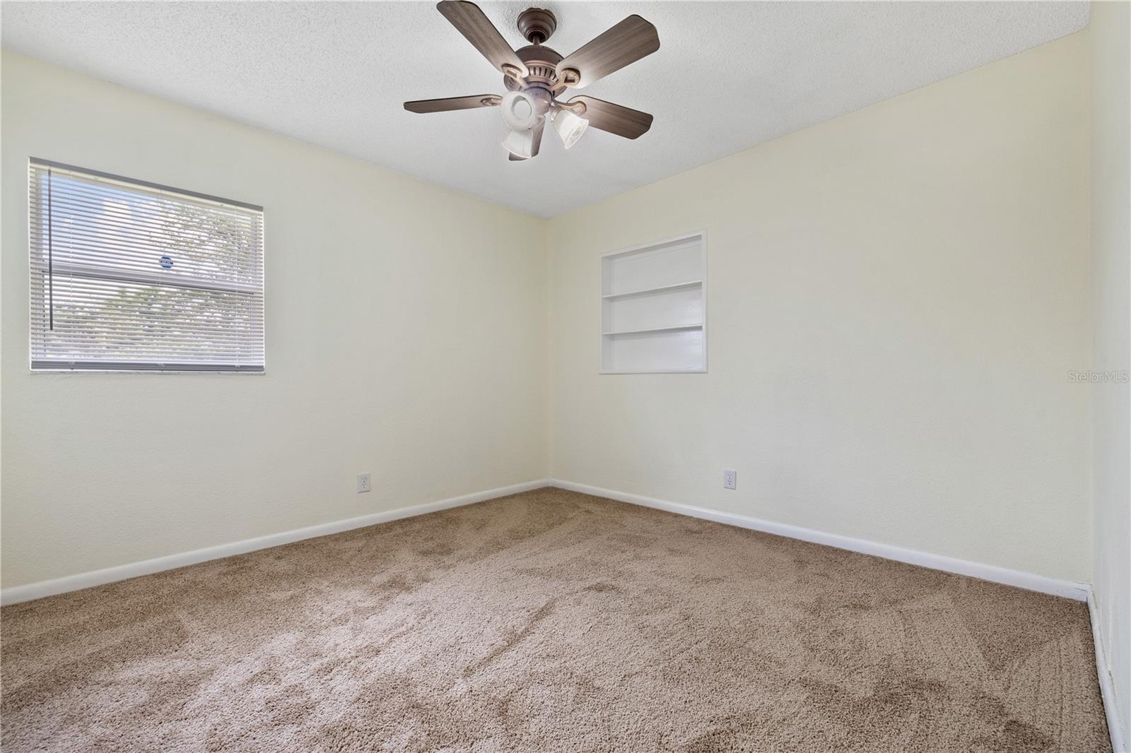 5225 Peach Ave Property Photo 11