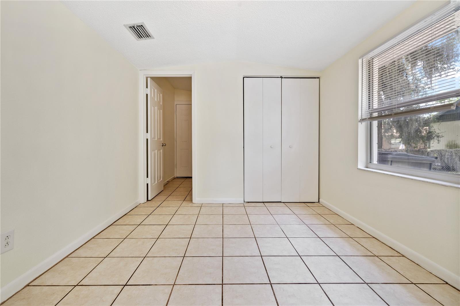 5225 Peach Ave Property Photo 19