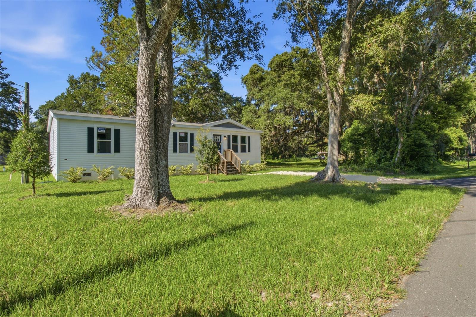 18104 Nicholas Ave Property Photo 1