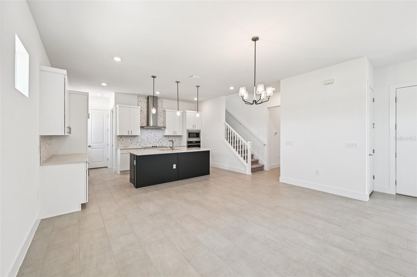 8230 Golden Beach Ct Property Photo 6