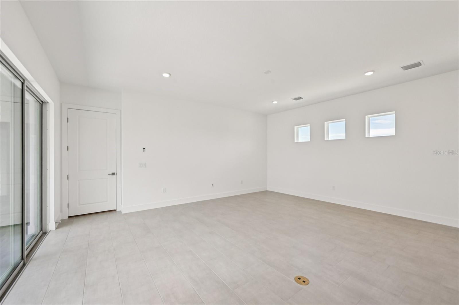 8230 Golden Beach Ct Property Photo 14