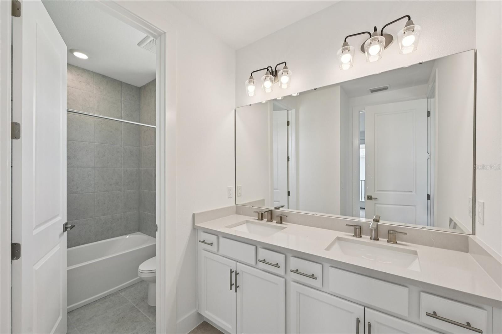 8230 Golden Beach Ct Property Photo 35